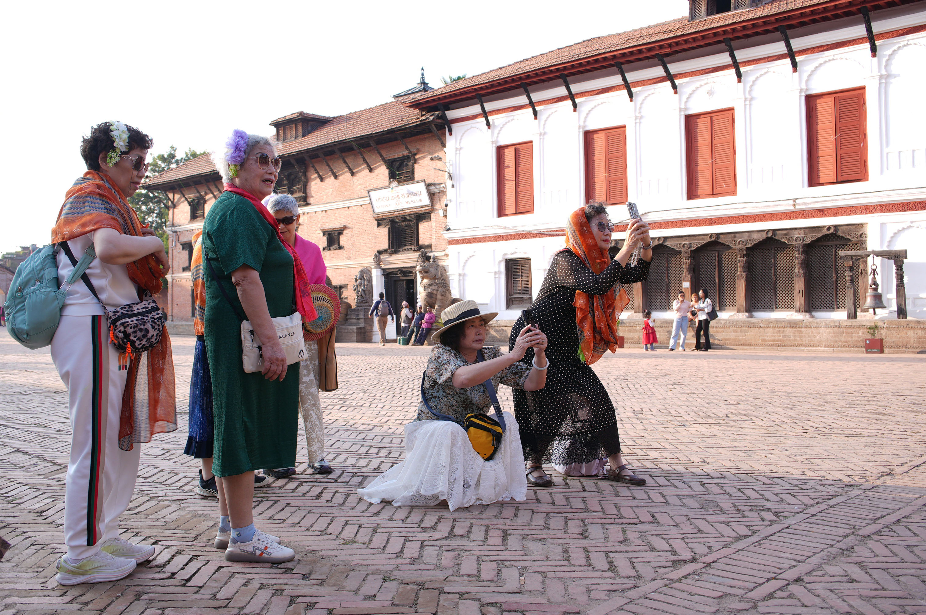Chinese-Tourist_Bhaktapur-Durbar_Sidhakura-(8)-1792129332.jpg
