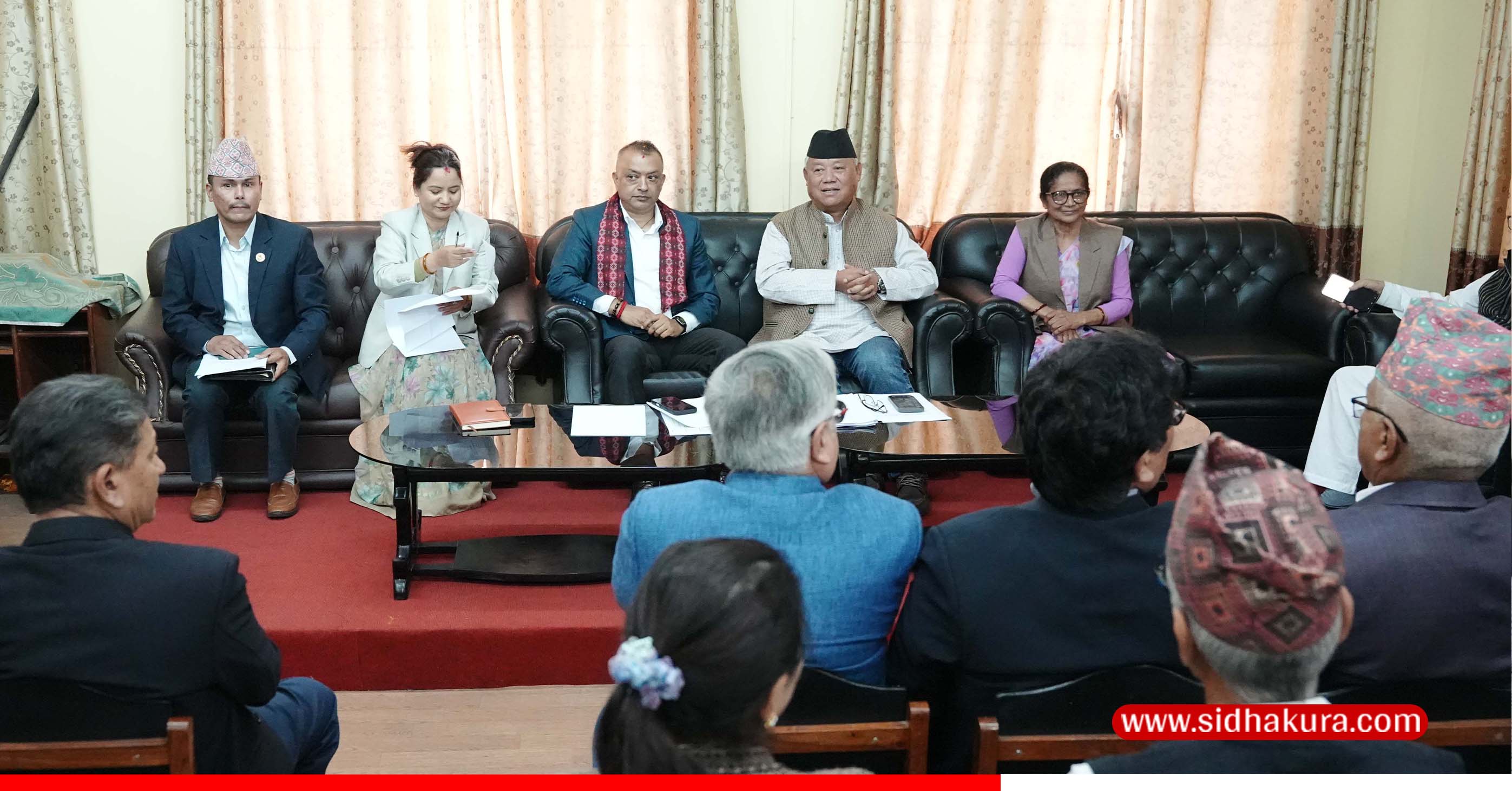 कांग्रेस सांसदहरुलाई पार्टी सभापति गगन थापाको प्रशिक्षण