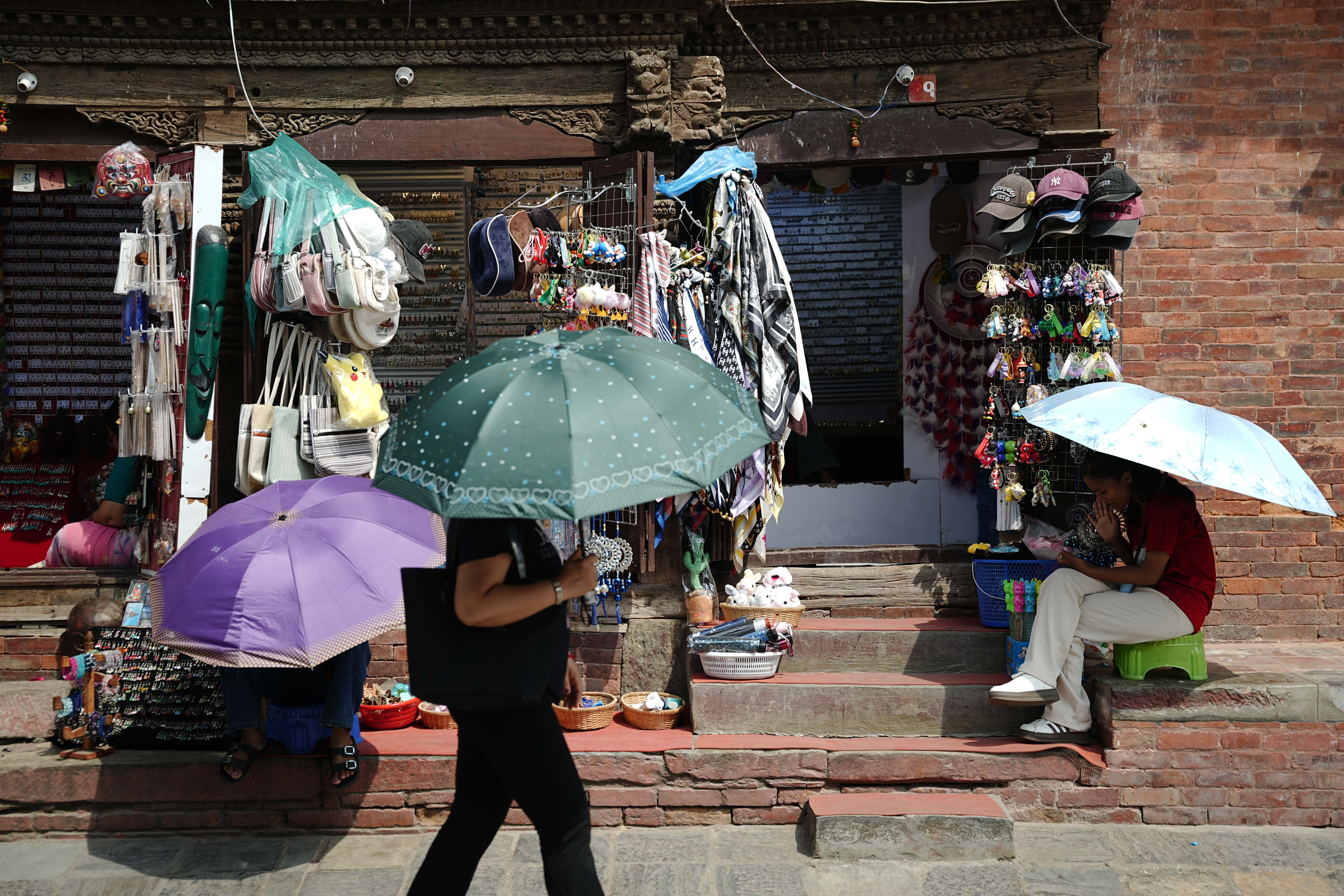 काठमाडौँ उपत्यकासहित देशभर बढ्यो गर्मी(तस्बिरहरु)
