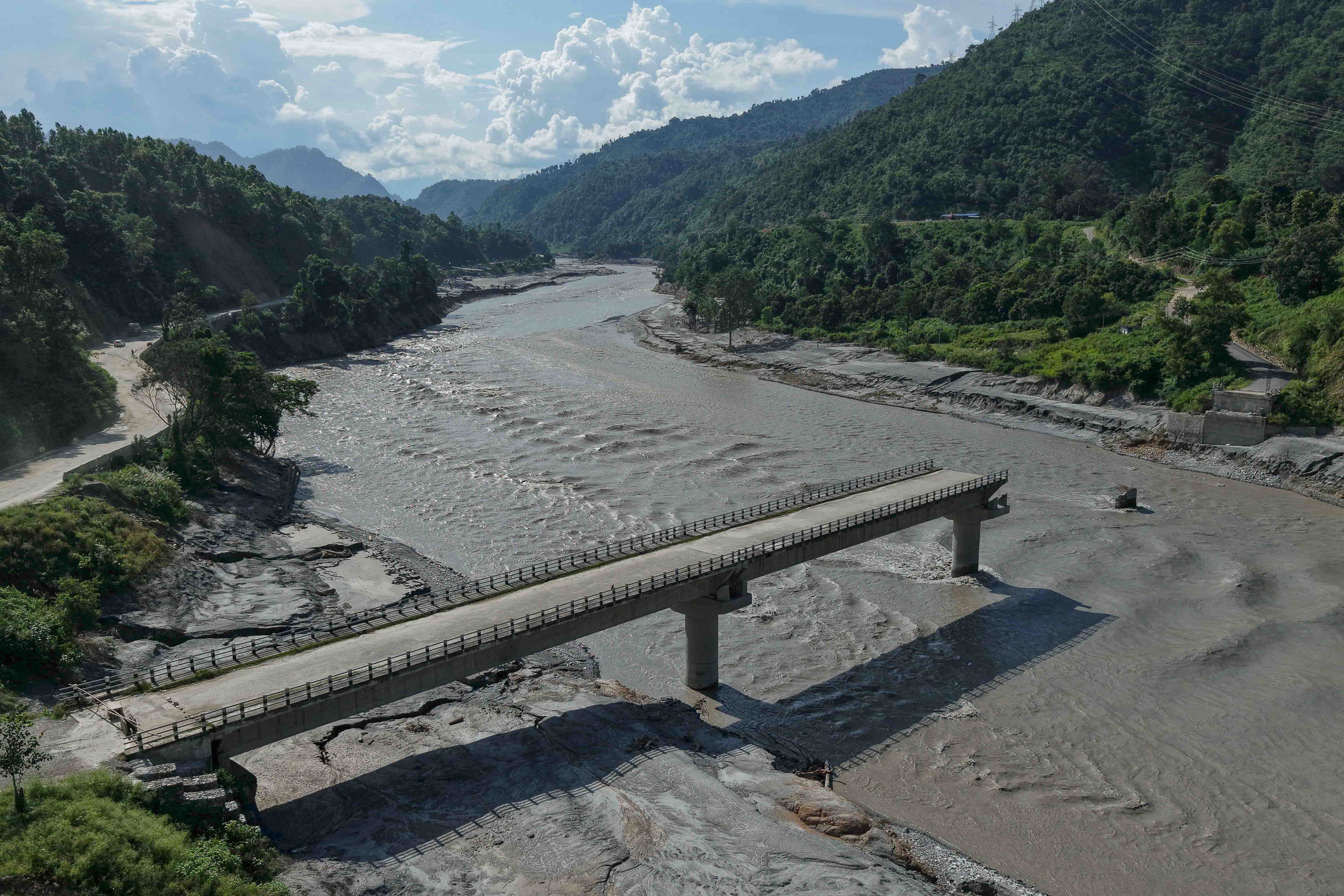 Damaged-Bridge_6-1790393405.jpg
