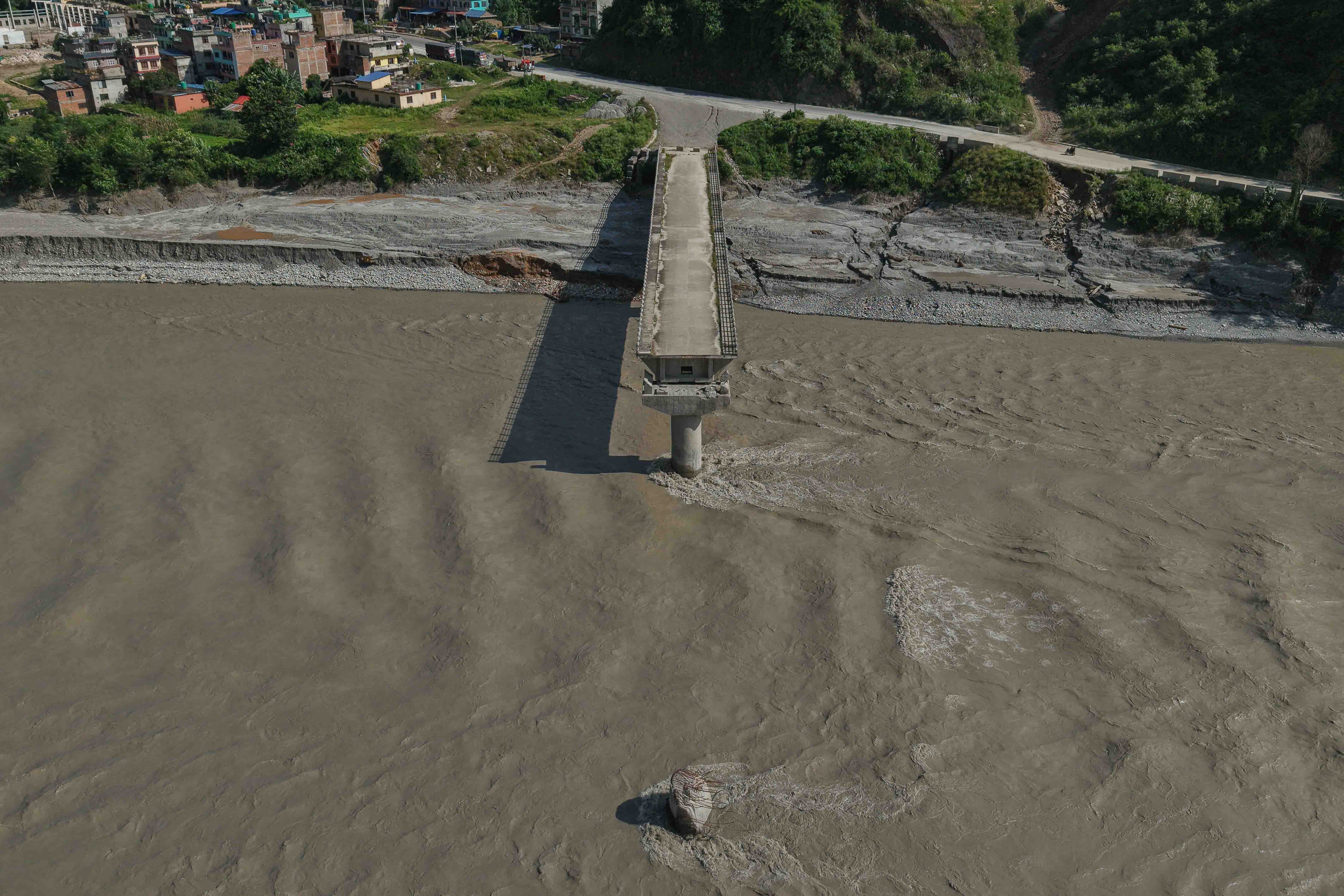Damaged-Bridge_8-1790393435.jpg
