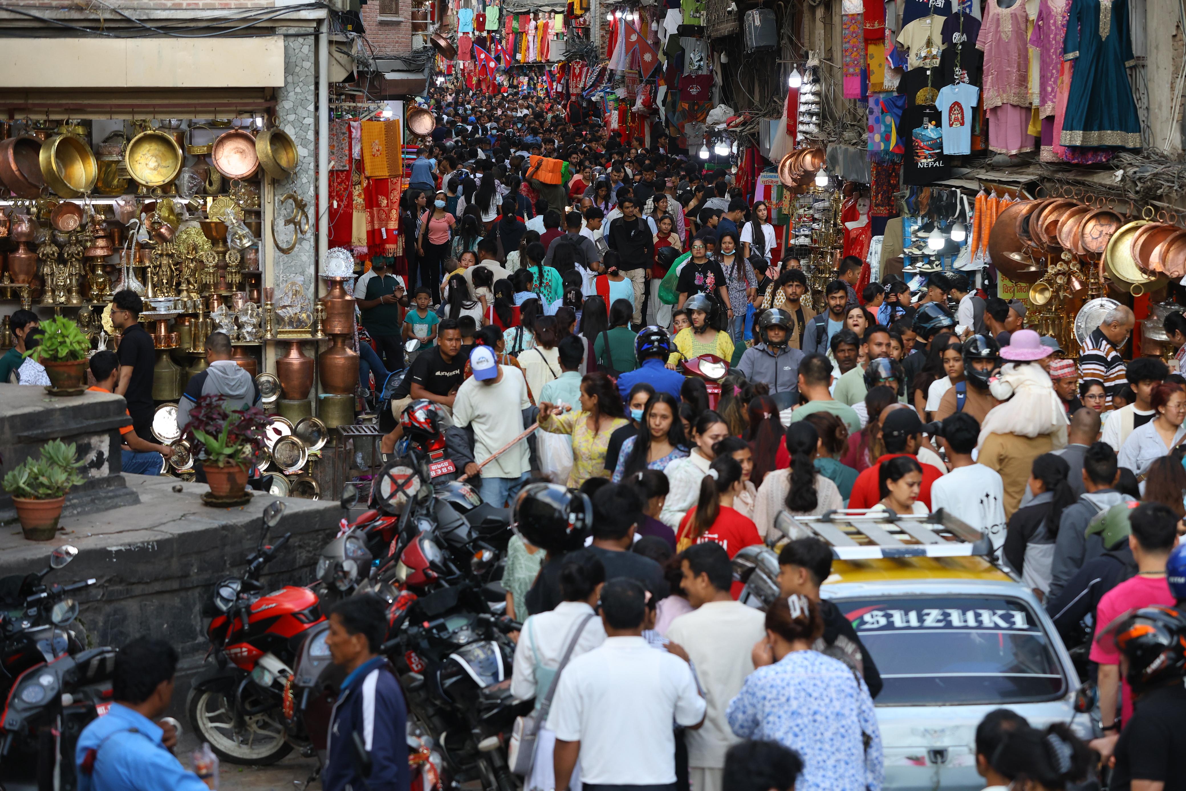 बजारमा बढ्यो दसैं चहलपहल