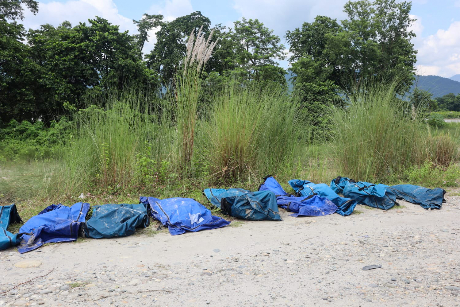 Dead-Body-Rescue-by-Nepal-Army-Chitwan-Photos-(9)-1788176306.JPG