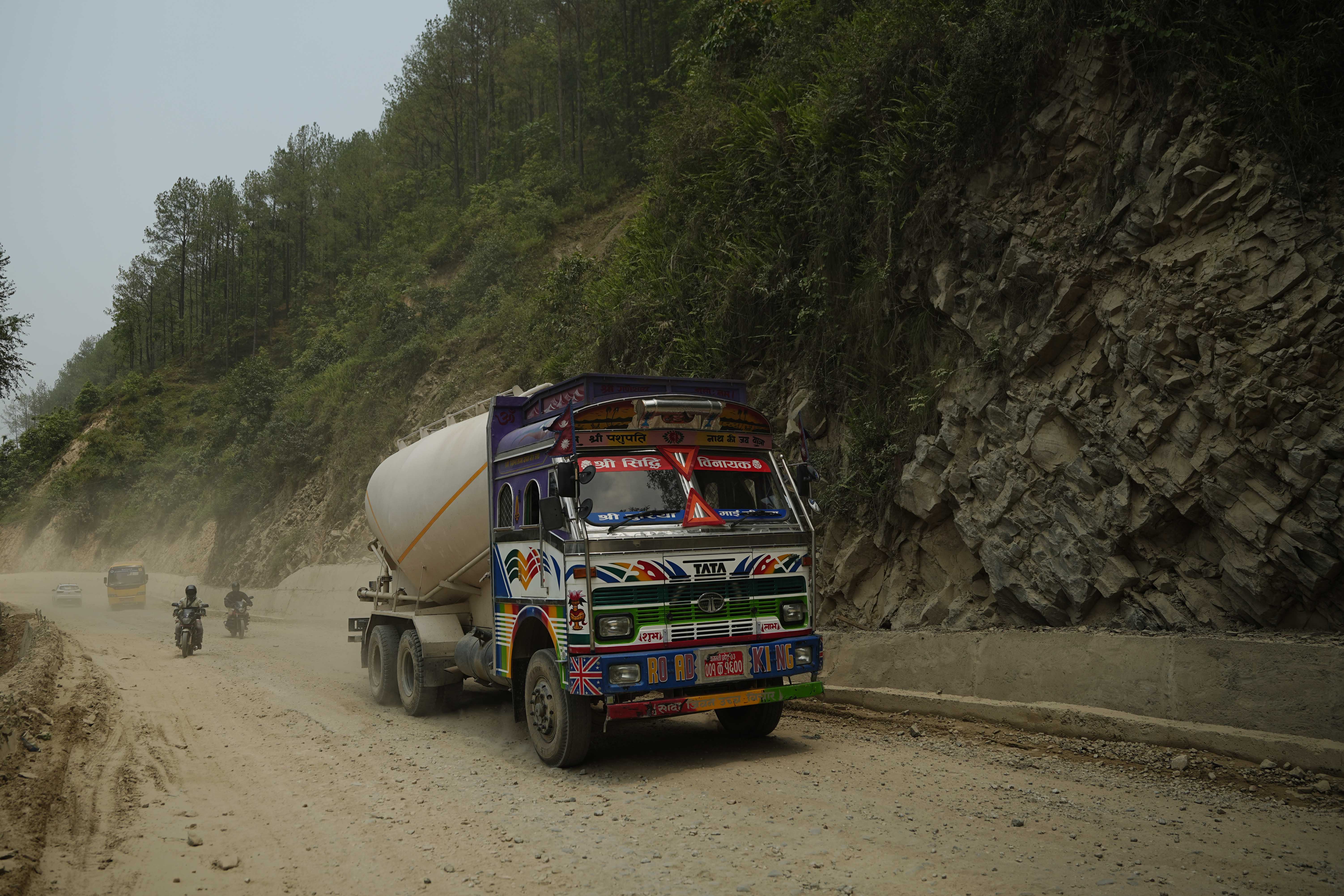 Dhulikhe-Khawa-Road_DSC02246-1780205290.jpg