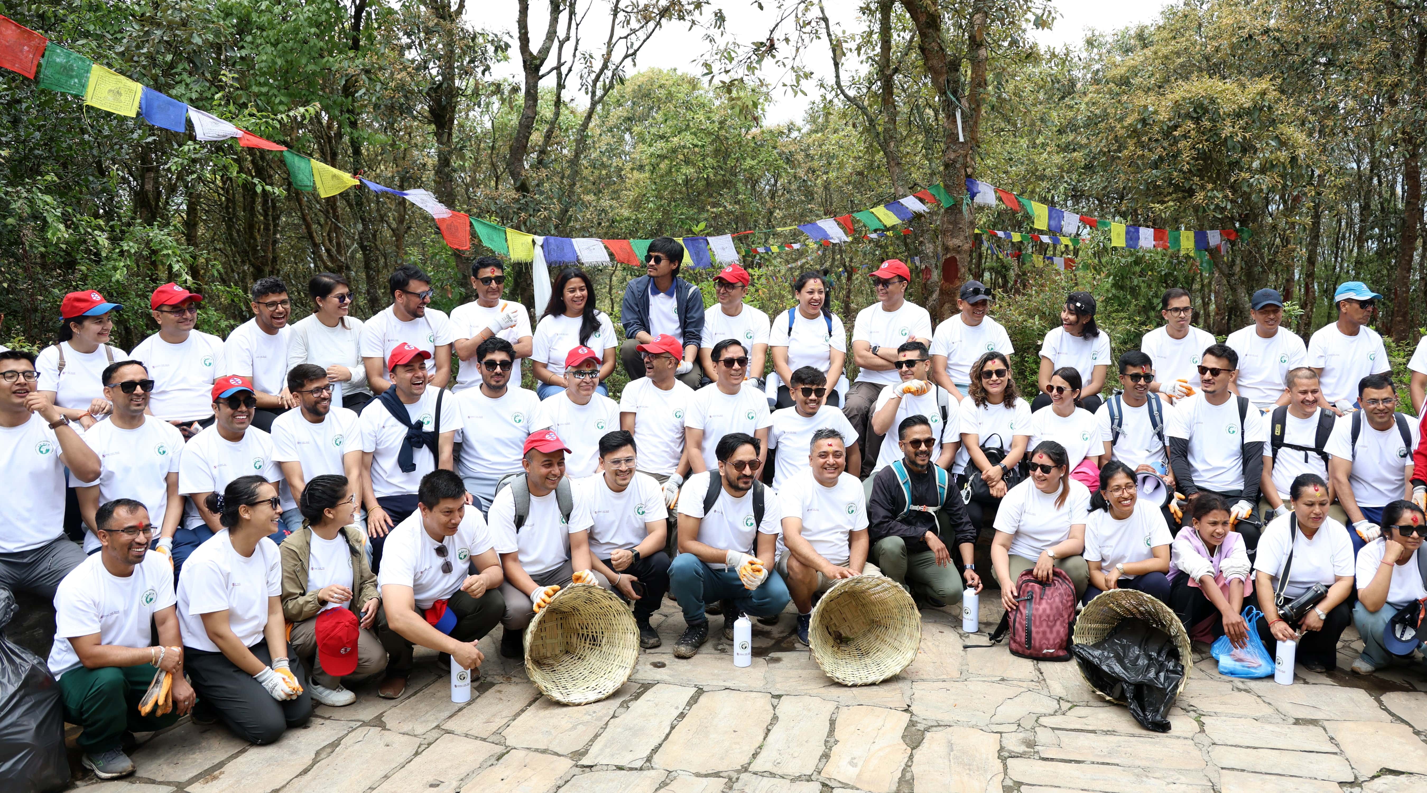 ग्लोबल आइएमई बैंकद्वारा प्लाष्टिक फोहोर संकलनसहित हाइकिङ कार्यक्रम आयोजना