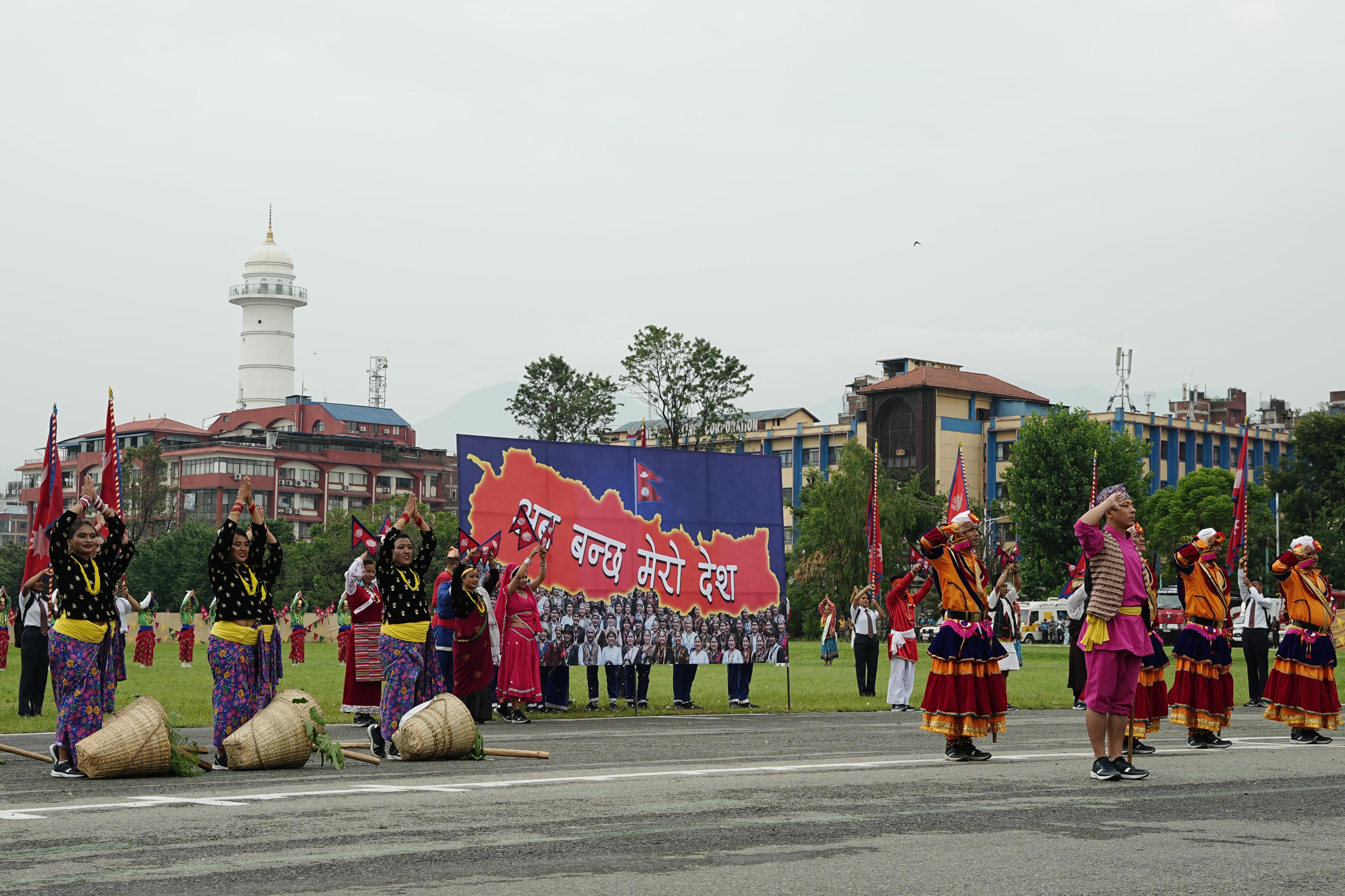 सैनिक मञ्च टुँडिखेलमा यसरी मनाइयो गणतन्त्र दिवस (तस्बिरहरु)