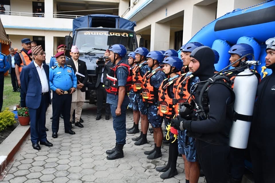 प्रहरीलाई गृहमन्त्रीको निर्देशन, ‘जुनसुकै बेला जेसुकै हुन सक्छ, तयार भएर बस्नुहोस्’