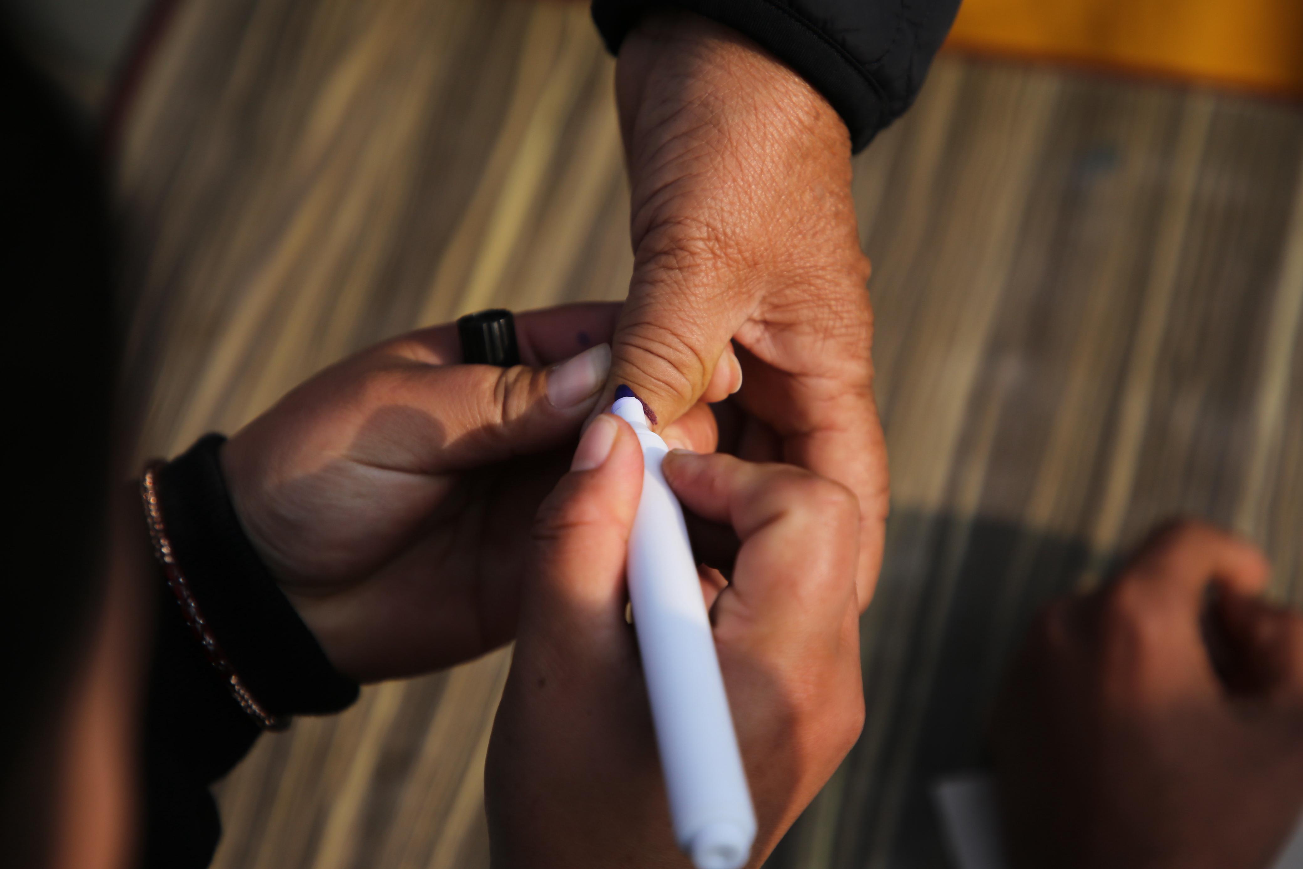 स्याङ्जाको एक मतकेन्द्रमा मतदान रोकियो