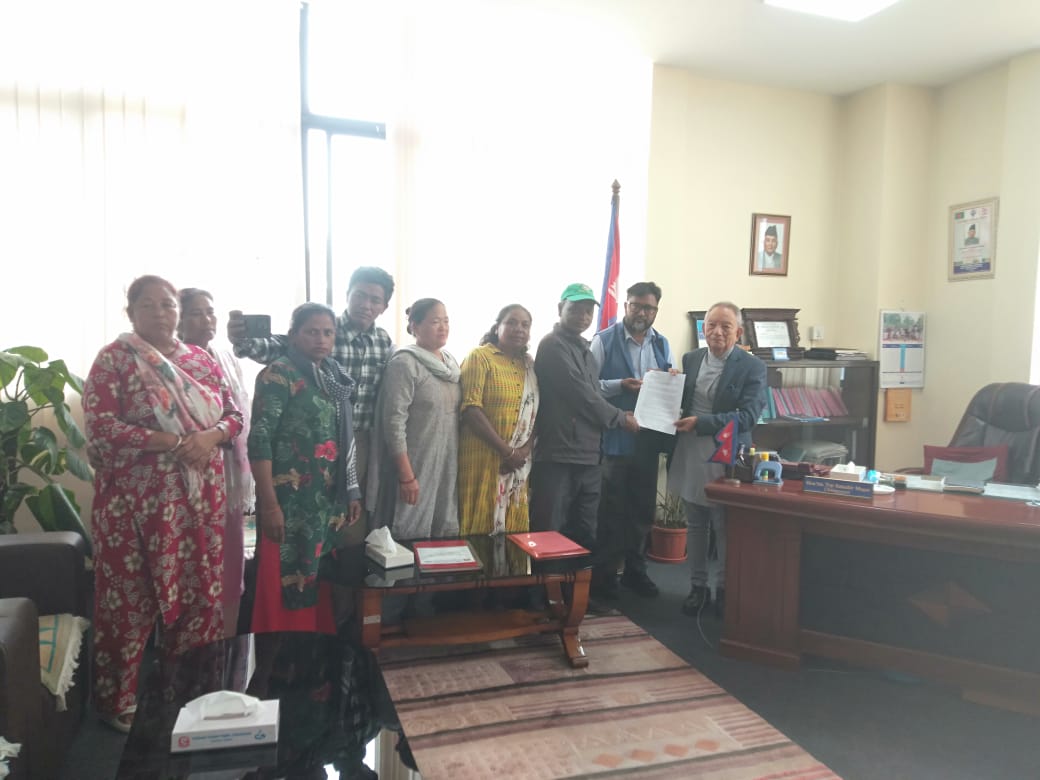 होल्डिङ सेन्टरका सुकुम्बासी मानवअधिकार आयोगमा (तस्बिरहरु)