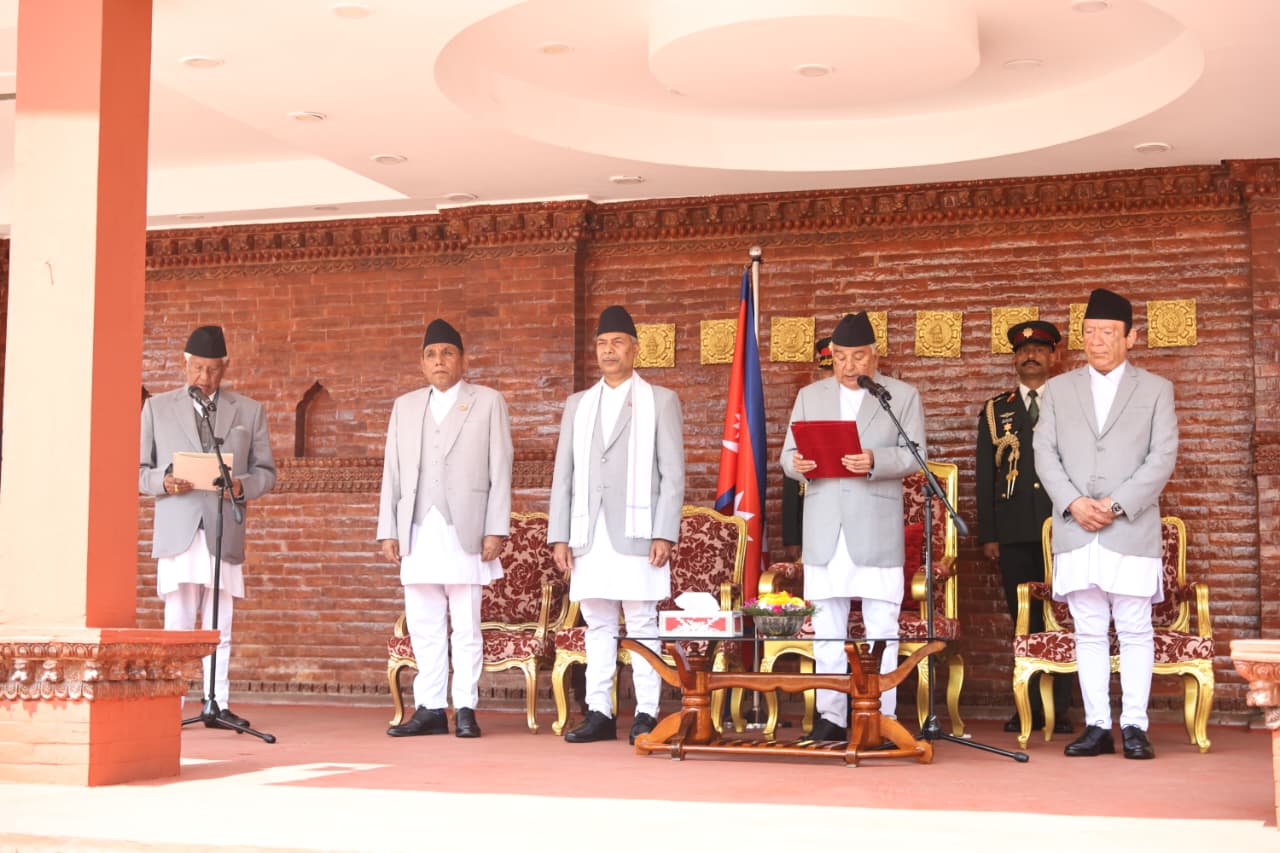 अर्जुननरसिंह केसीले लिए शपथ, सभामुख चयन नहुँदासम्म संसद् सञ्चालन गर्ने