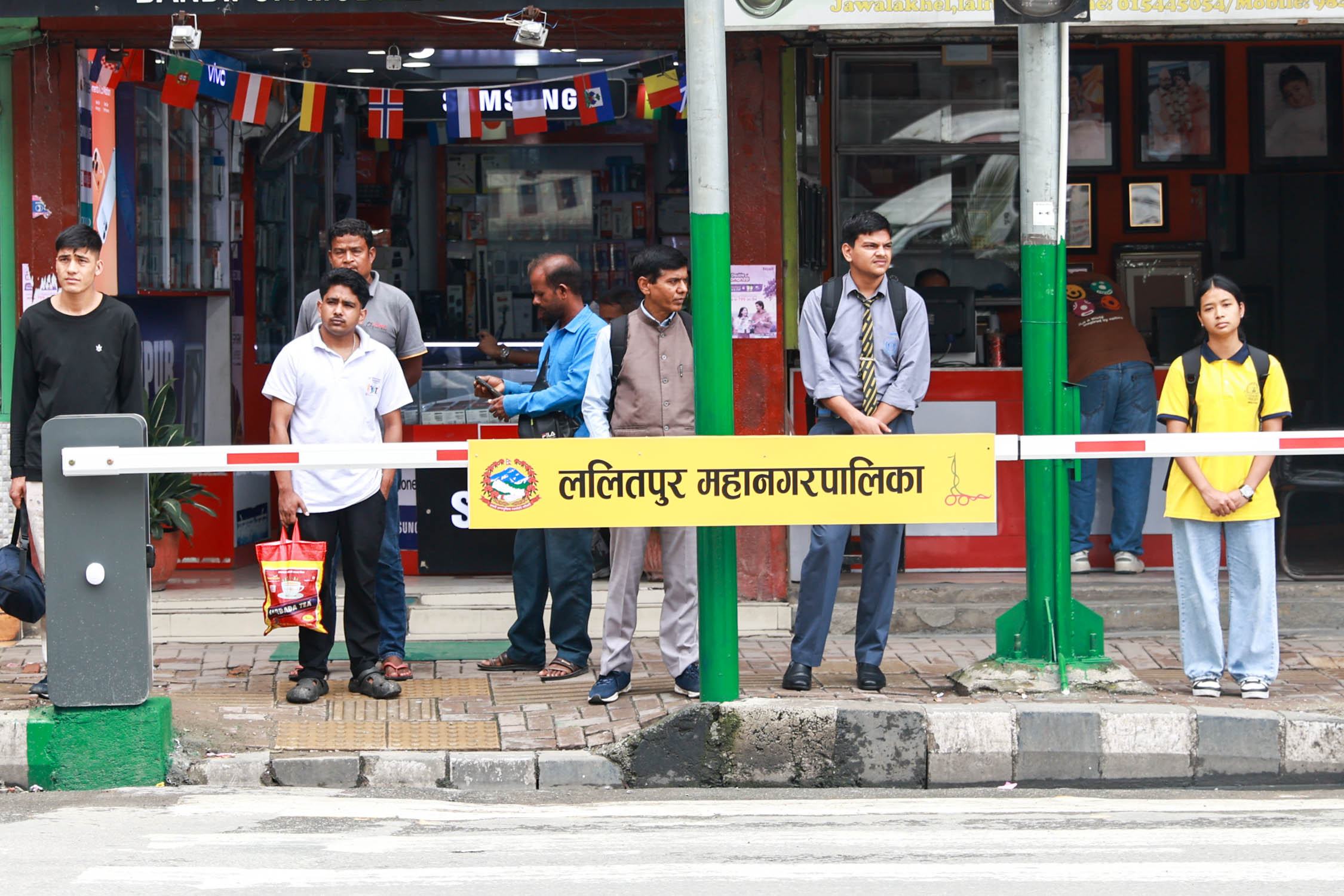 Lalitpur-road-cross-safety-barrier_Nepal-Photo-Library6-1784006856.jpg
