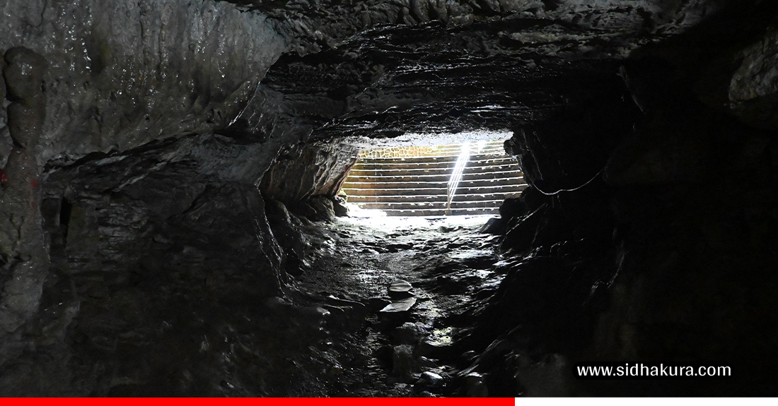 तस्बिरमा पोखराको महेन्द्र गुफा