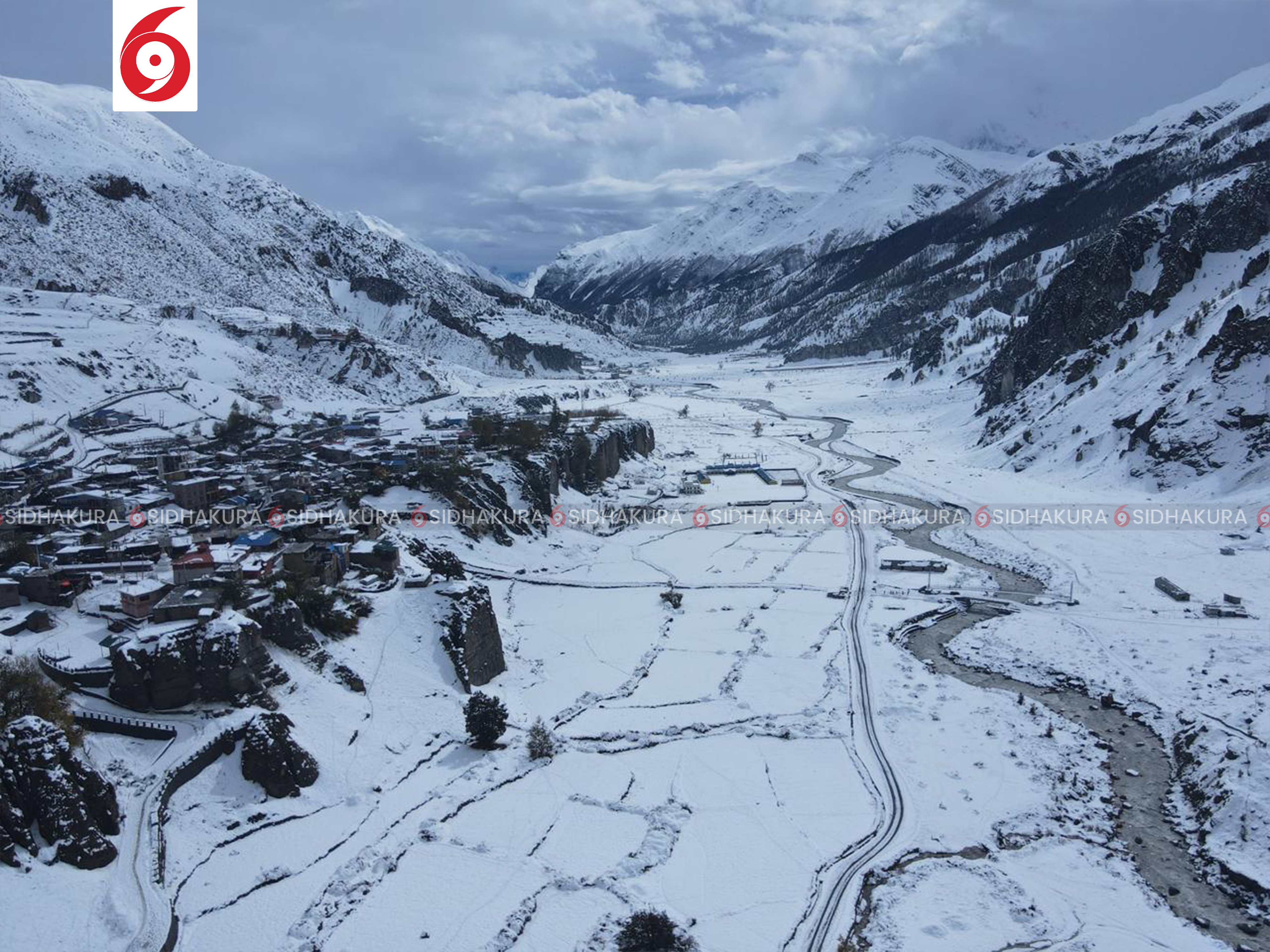 हिउँले ढाकेको मनाङलाई ड्रोनबाट हेर्दा (तस्बिरहरु)