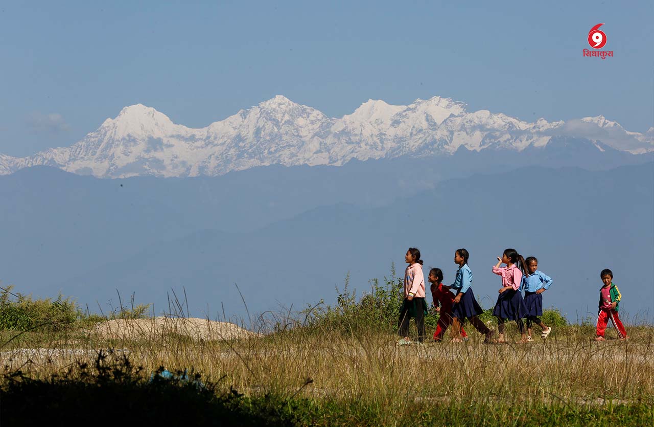 Mountainandchildren_sidhakura-1760504199.jpg