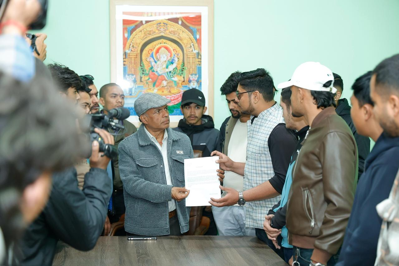 नेविसंघको वर्तमान कार्यसमिति भंग गर्नुपर्ने असन्तुष्ट पक्षधरको माग