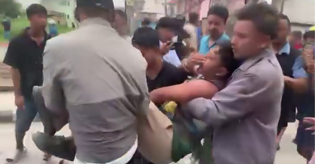 बालकोटस्थित प्रधानमन्त्रीको निजी निवासमा तोडफोड, प्रहरीको गोलीले २ जना घाइते