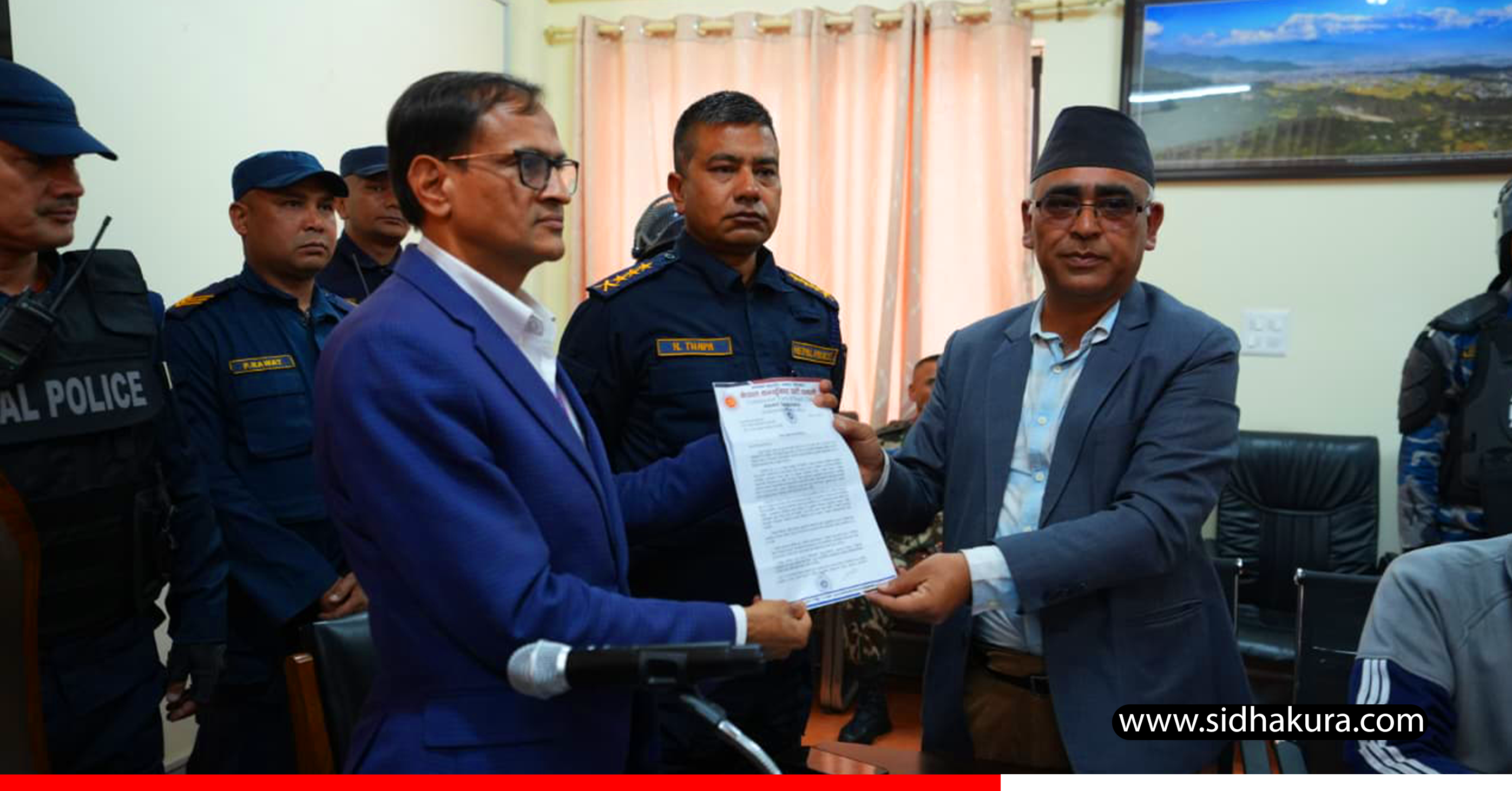 ओलीको रिहाइ माग गर्दै एमालेले बुझायो काठमाडौँका सिडिओलाई विरोध पत्र