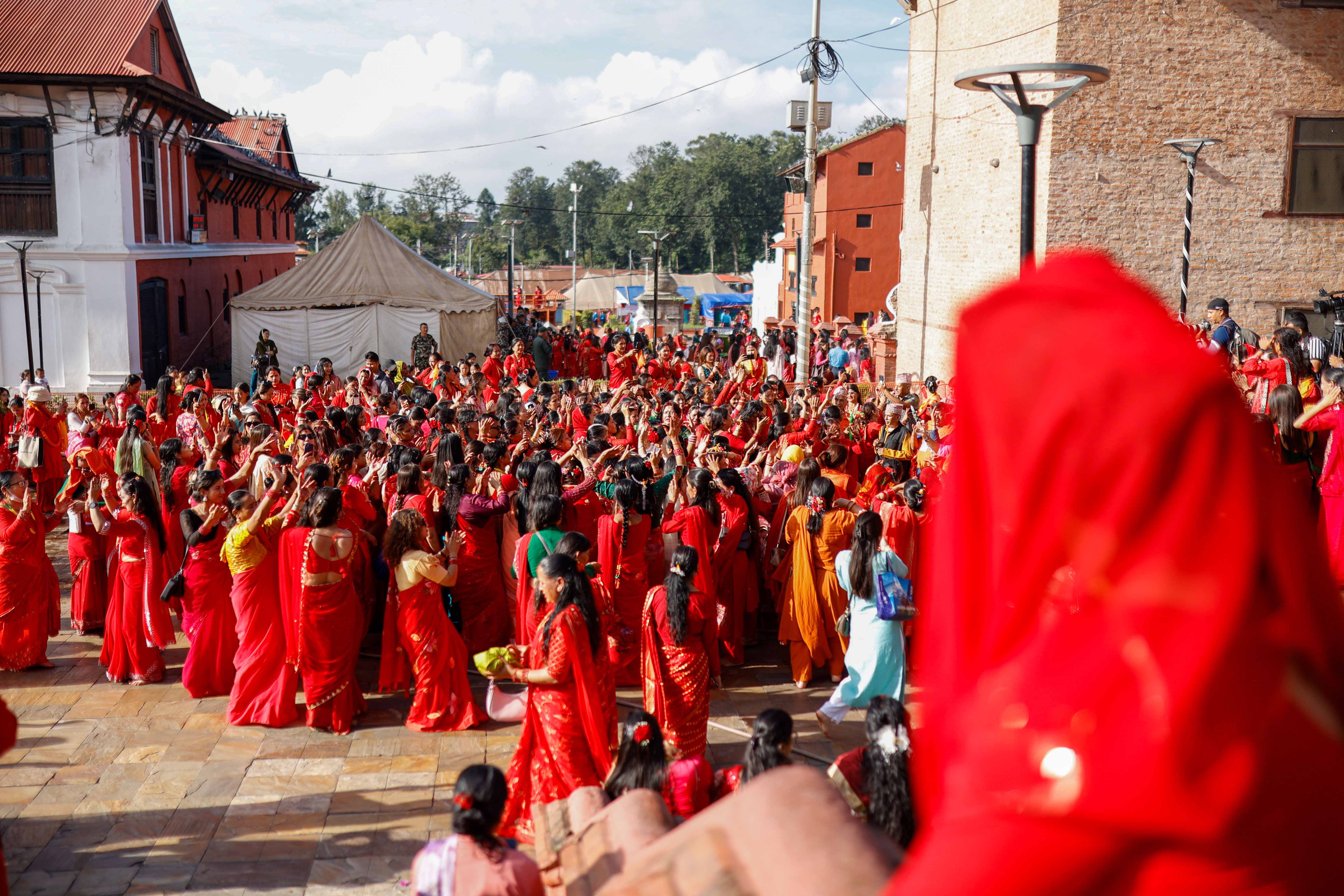 Pashupati-Naachgan-Teej_NPL_SuryamsUpreti-(1)-1789367053.JPG