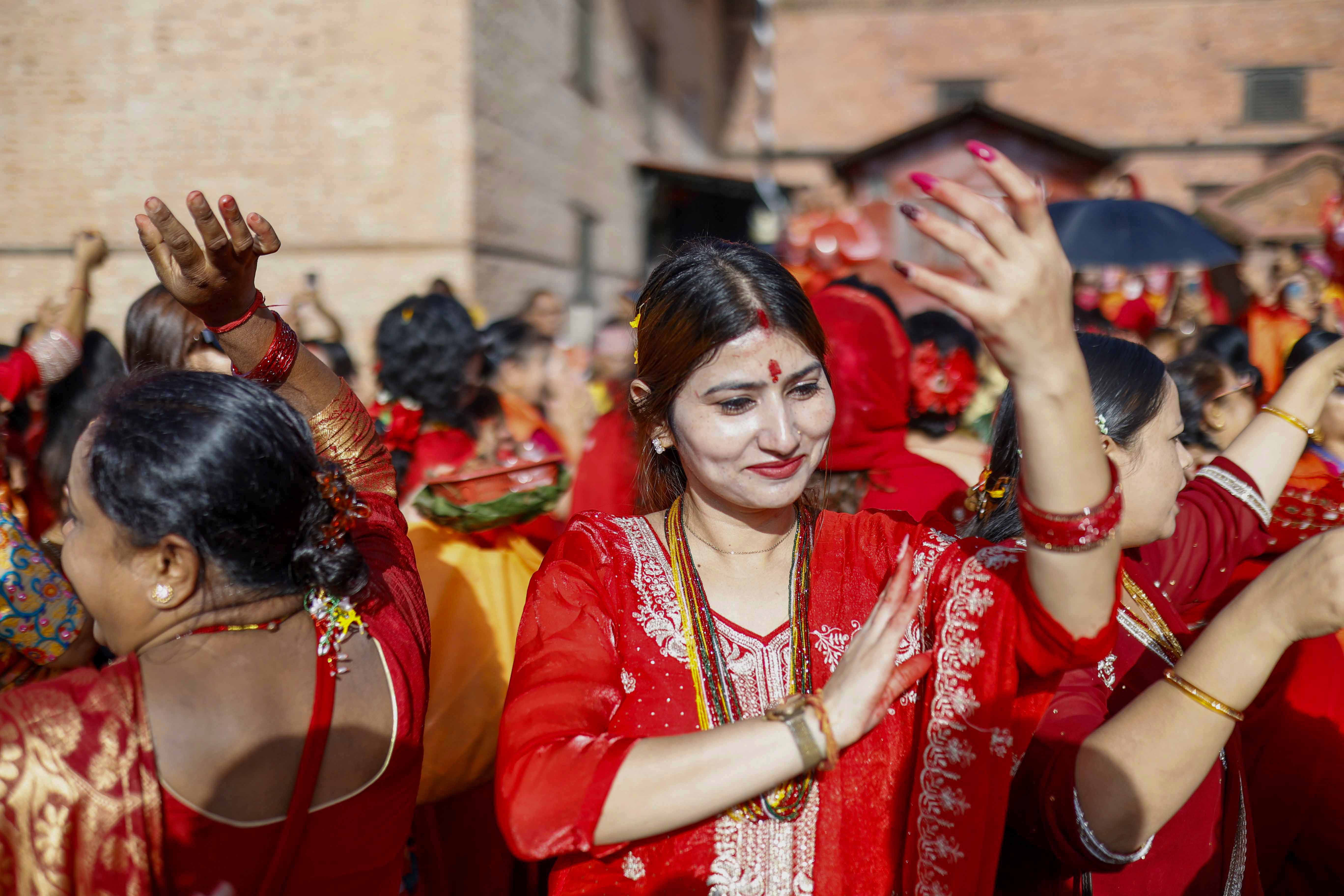 Pashupati-Naachgan-Teej_NPL_SuryamsUpreti-(14)-1789367078.JPG