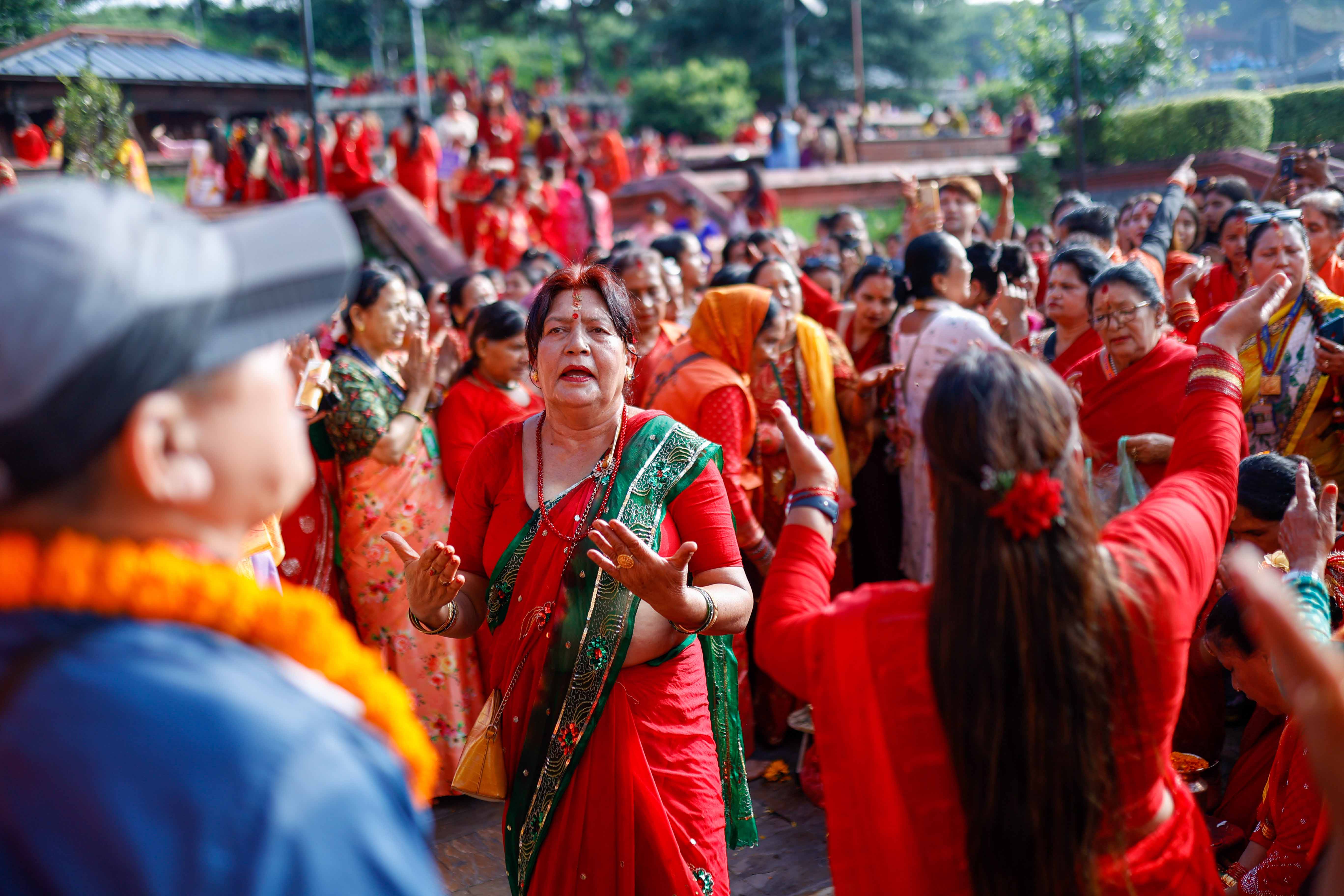 Pashupati-Naachgan-Teej_NPL_SuryamsUpreti-(5)-1789367062.JPG