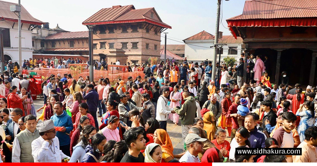 नयाँ वर्षमा पशुपतिनाथ दर्शन गर्नेको घुइँचो (तस्विरहरु)