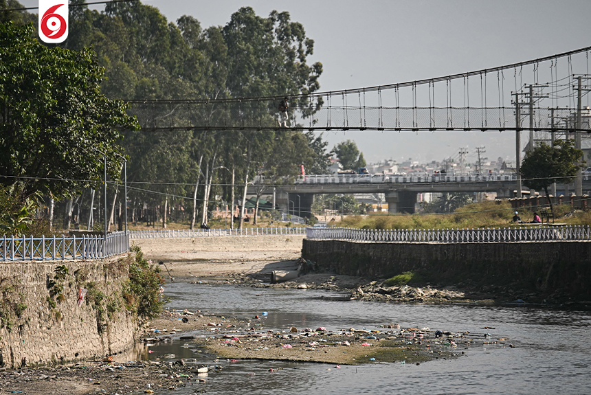 जति सफा गरेपनि उस्तै काठमाडौँ उपत्यकाका नदीहरूमा फोहोर (तस्विरहरु)