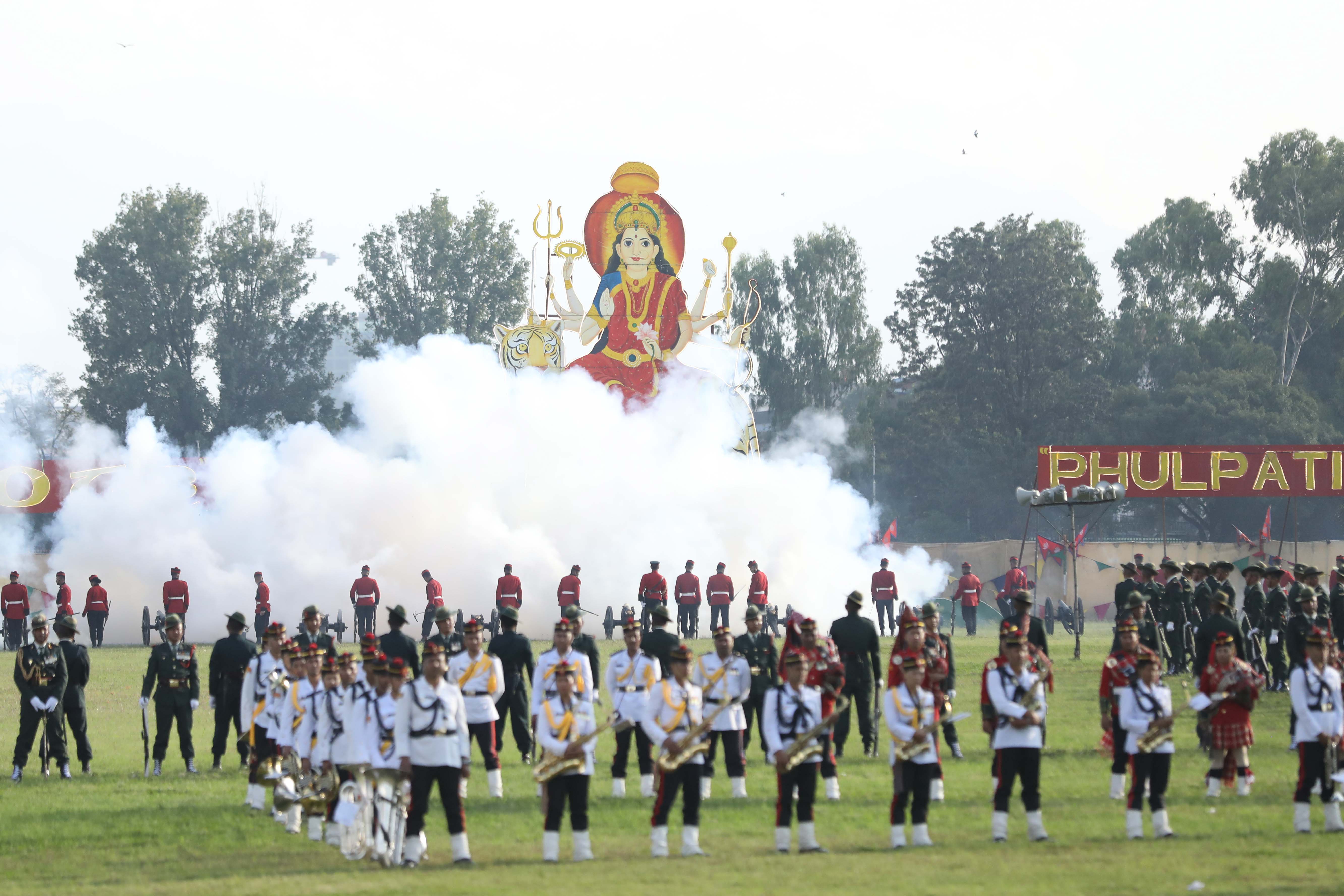 टुँडिखेलमा सेनाको फूलपाती बढाइँ (तस्बिरहरू)