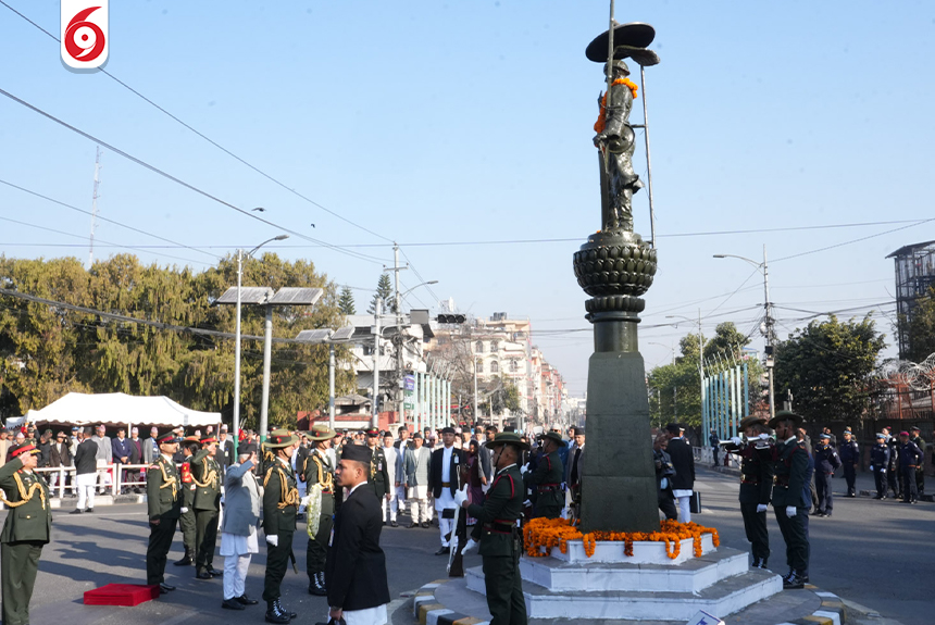 राष्ट्रपति, प्रधानमन्त्री, मन्त्री लगायत उच्चवदस्थद्वारा पृथ्वीनारायण शाहको शालिकमा पुष्पहार अर्पण (तस्बिरहरु)