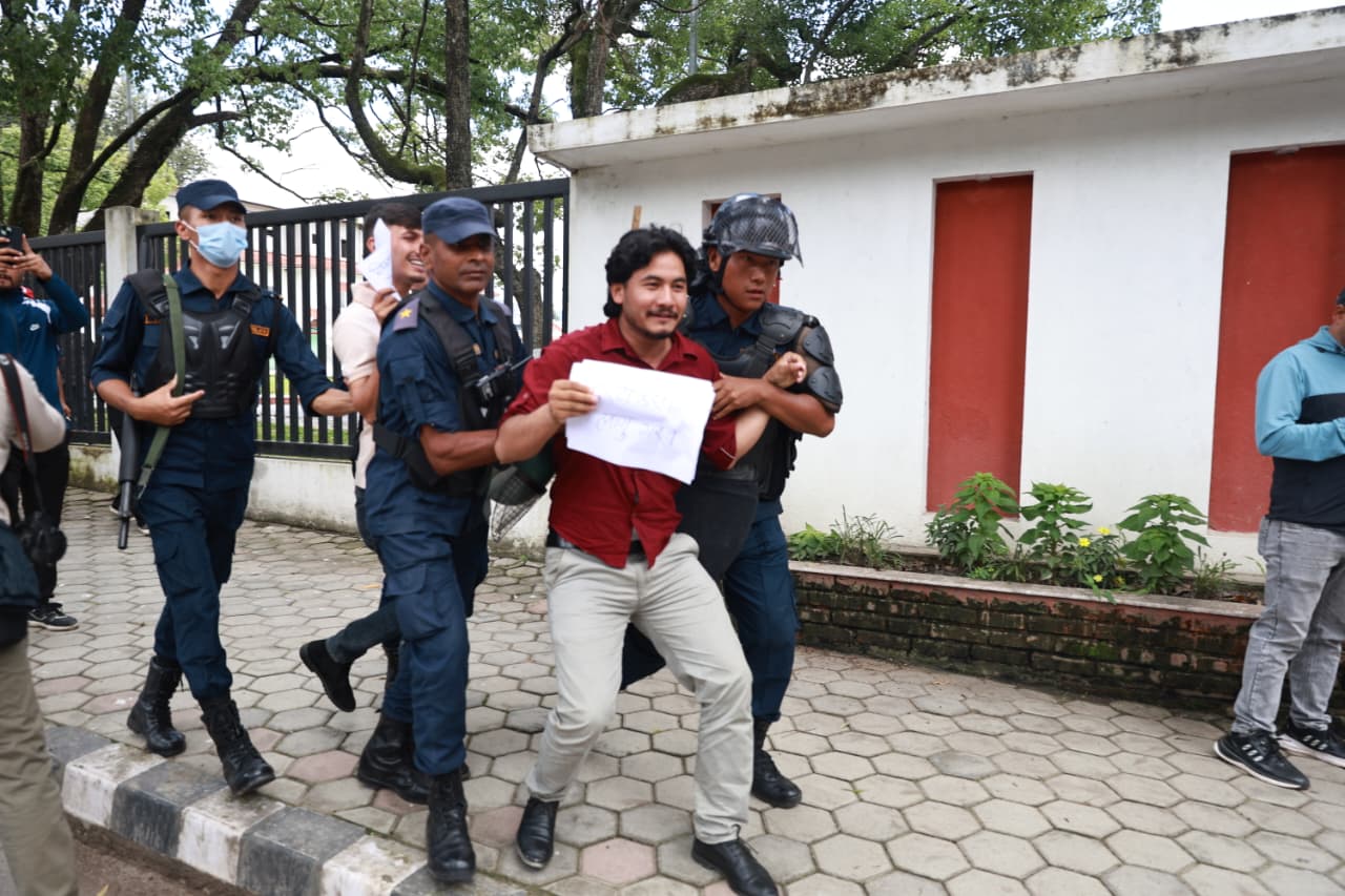 Protest-against-Sikshamantri_NPL-(5)-1784787809.jpeg