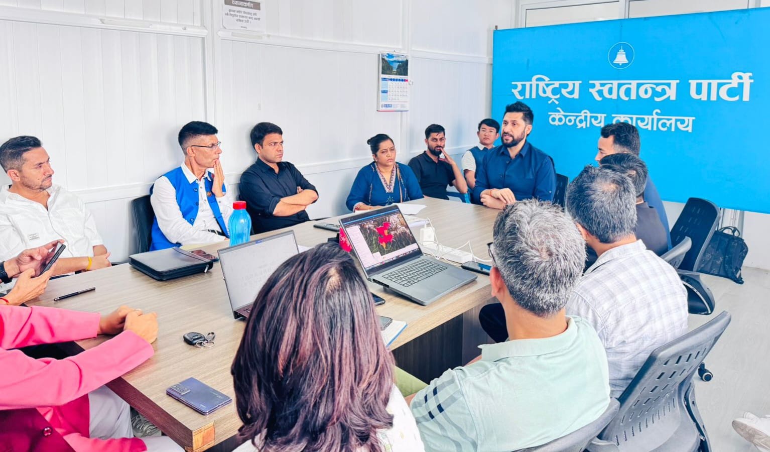 बाढी प्रभावितको खोजी र उद्धारलाई प्रभावकारी बनाउन लामिछानेको निर्देशन