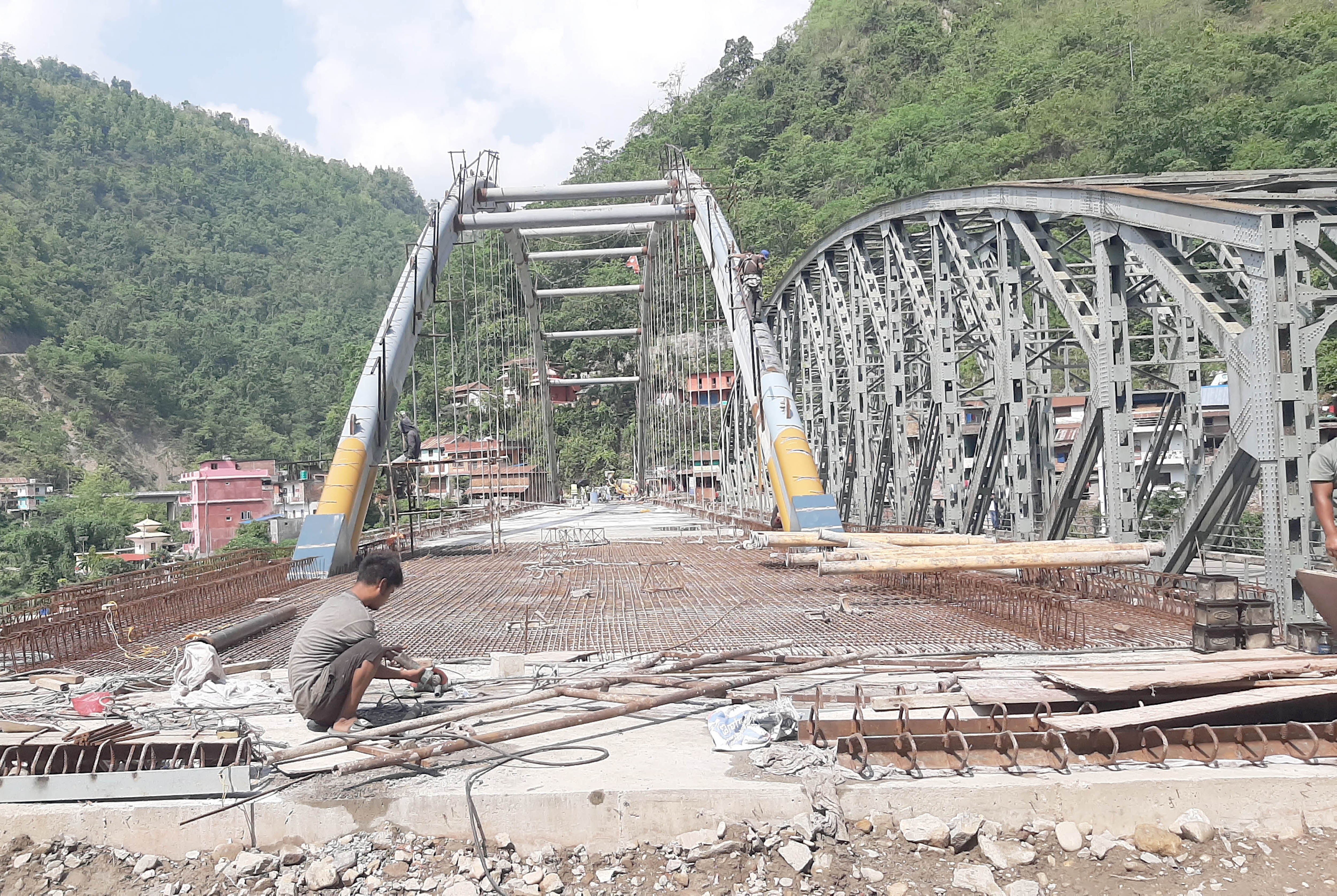 कालीगण्डकी नदीमाथिको  ‘सिग्नेचर व्रिज’ निर्माणको अन्तिम चरणमा
