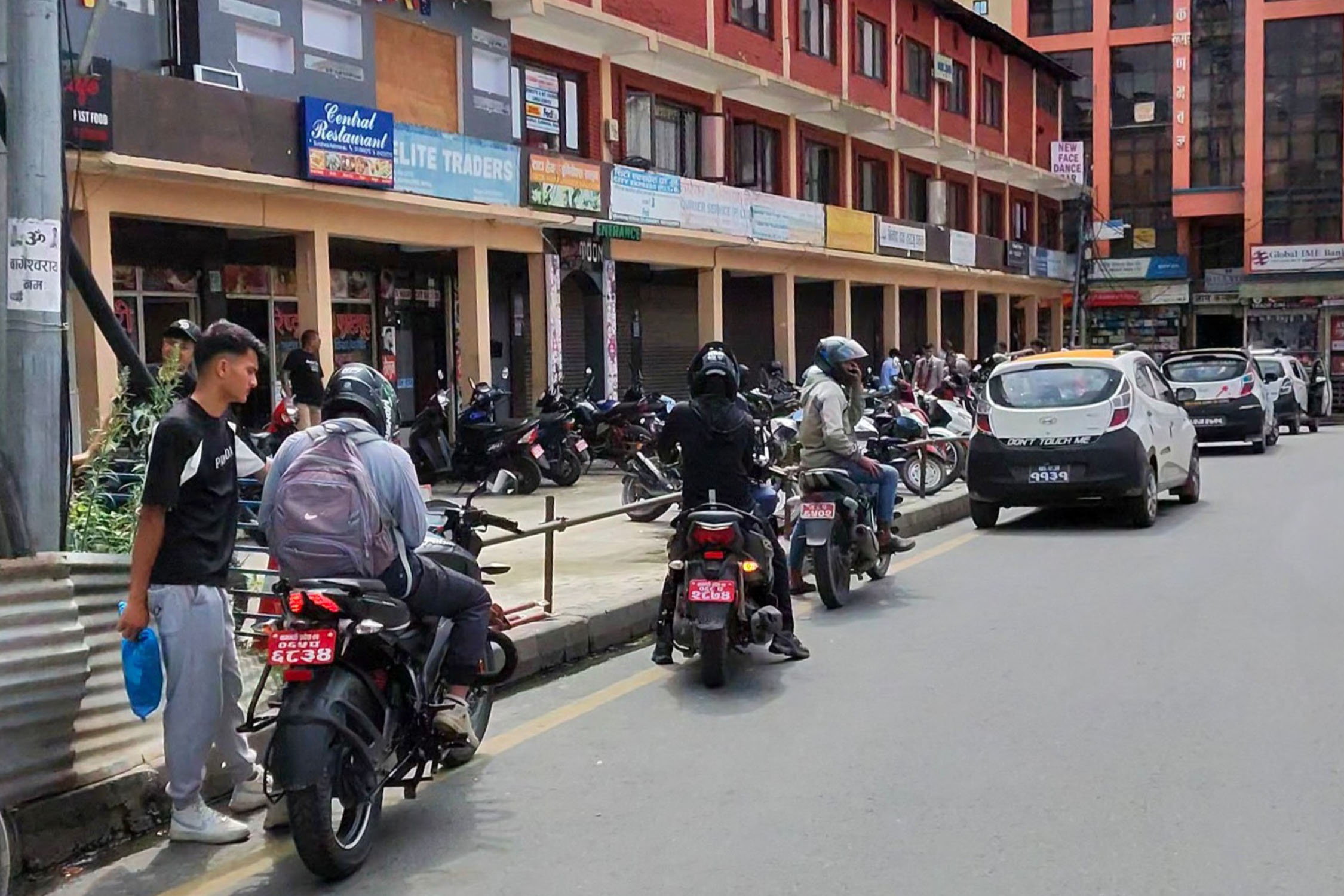SADAK_Nepal-Photo-Library1-1783766309.jpg