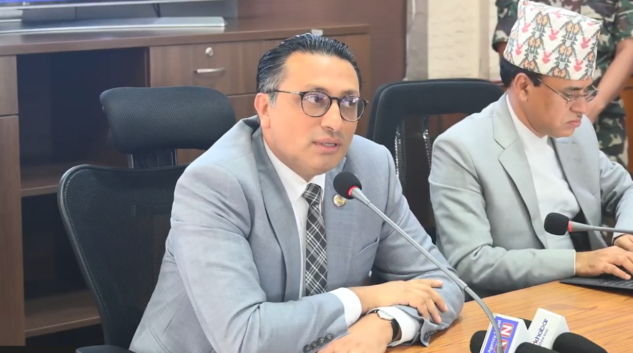 “सूचना प्रविधि क्षेत्रमा निर्धक्क भएर लगानी बढाउनुहोस्, सरकार साथमा छ” : अर्थमन्त्री डा. स्वर्णिम वाग्ले