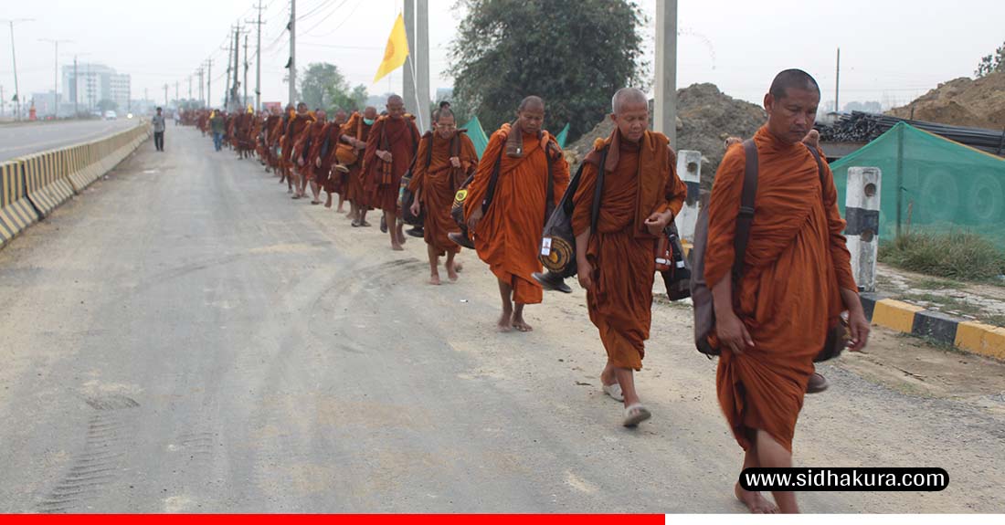 थाइल्याण्डका ३०० भिक्षुद्वारा लुम्बिनी–रामग्राम शान्ति पदयात्रा