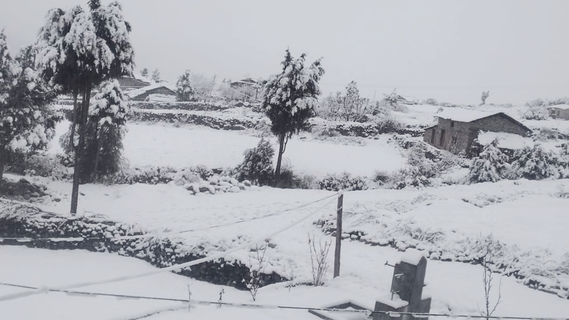 बैतडी र बागलुङमा बाक्लो हिमपात, जनजीवन प्रभावित