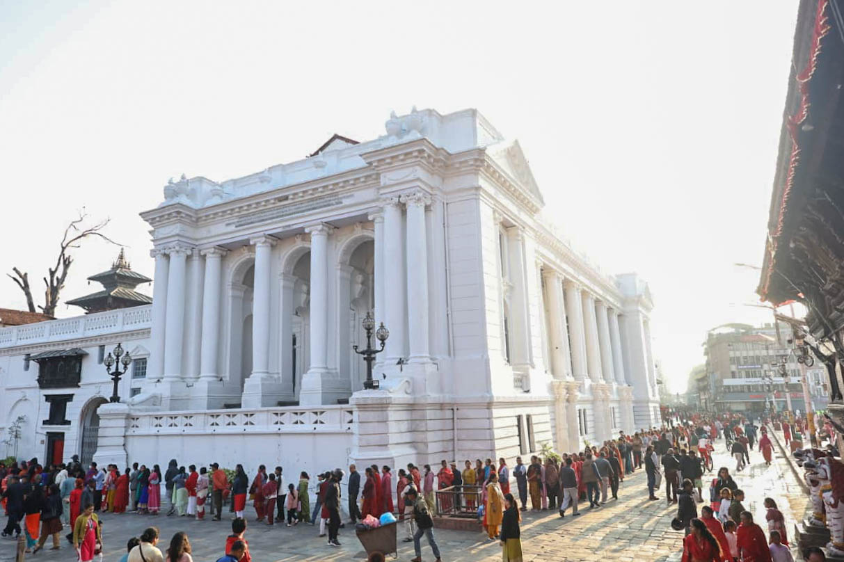 महानवमीमा तलेजु भवानीको दर्शन गर्न श्रद्धालुको घुइँचो
