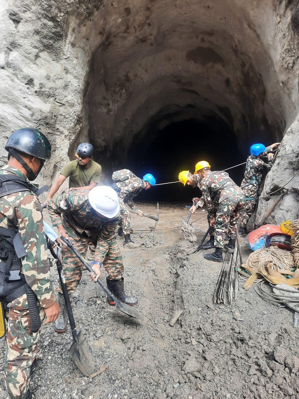 माथिल्लो त्रिशूली–३ ‘ए’ मा यसरी भइरहेछ खोज तथा उद्धार
