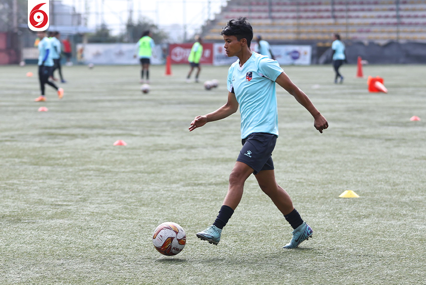 WOMEN-FOOTBALL-TEAM_11-1748236580.jpg