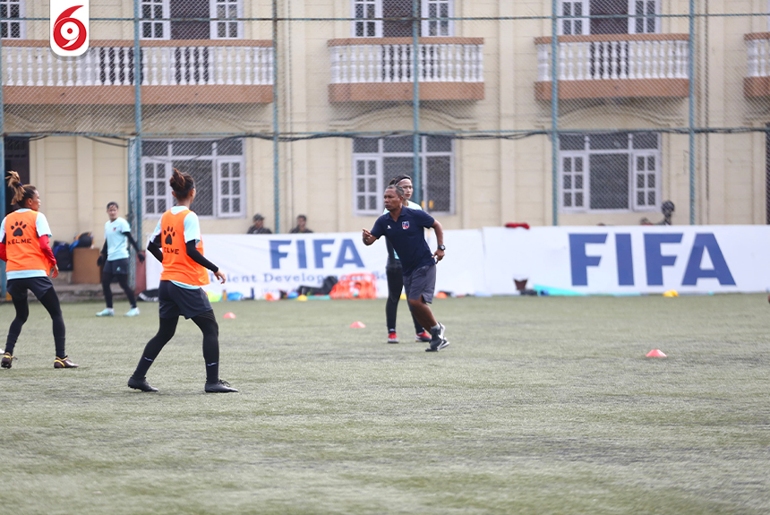 WOMEN-FOOTBALL-TEAM_6-1748236579.jpg
