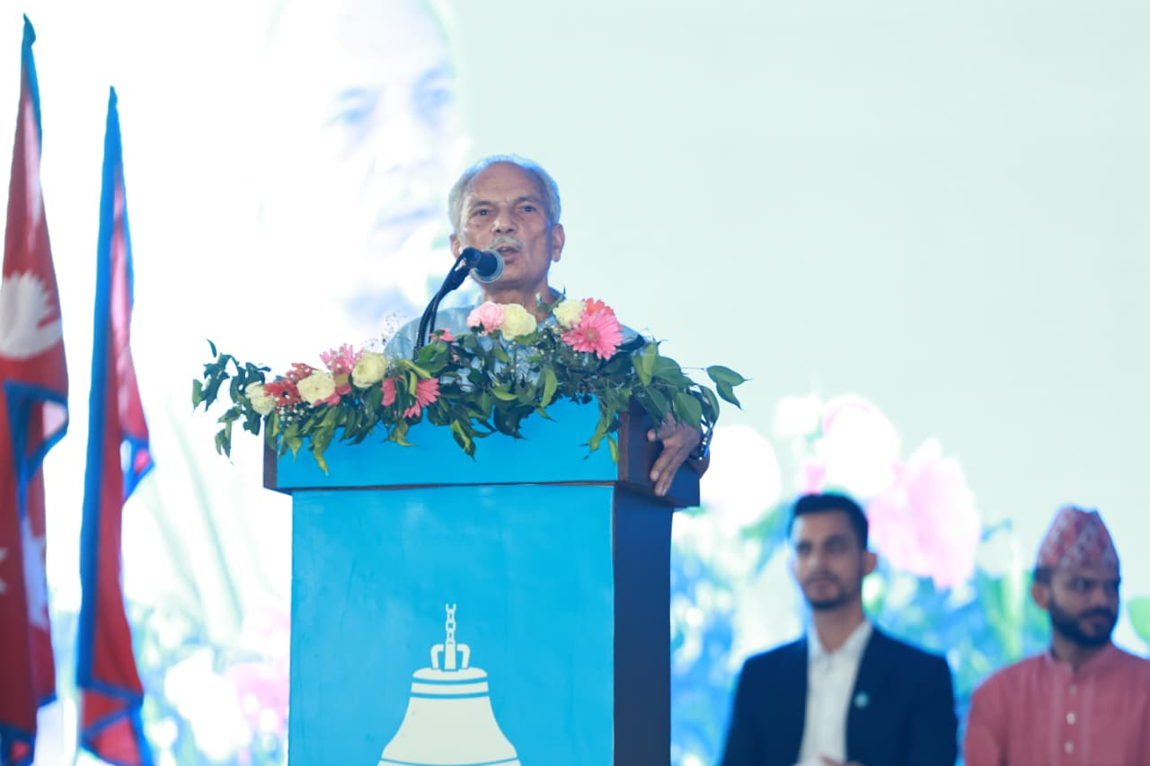 रवि ठूलो कि बालेन भनेर खेल्न सक्छन्ः बाबुराम भट्टराई