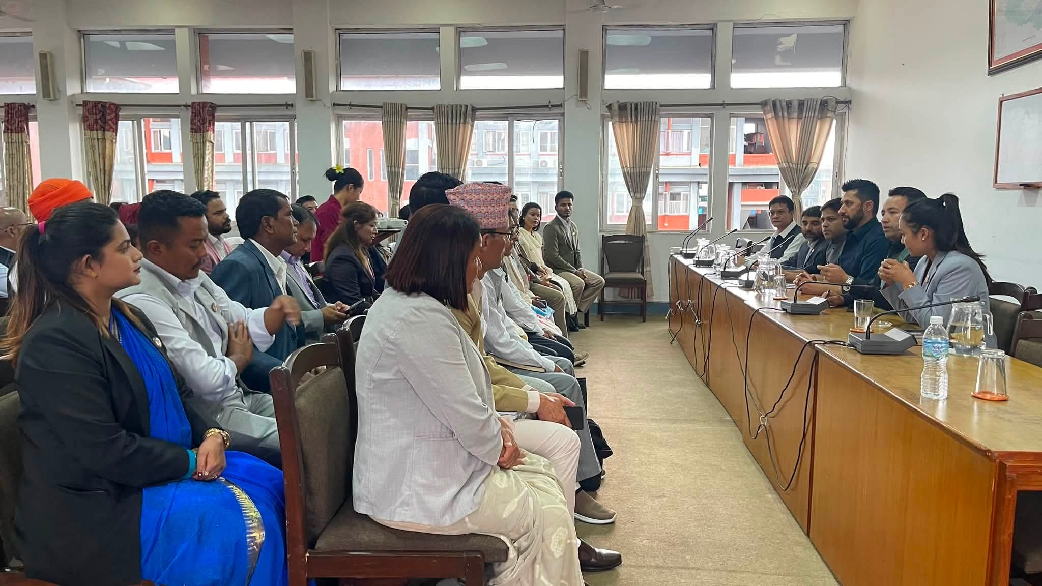 मधेस र कोशी प्रदेशका सांसदहरूलाई रास्वपा सभापति लामिछानेको निर्देशन– आआफ्नो क्षेत्र गइहाल्नुस्