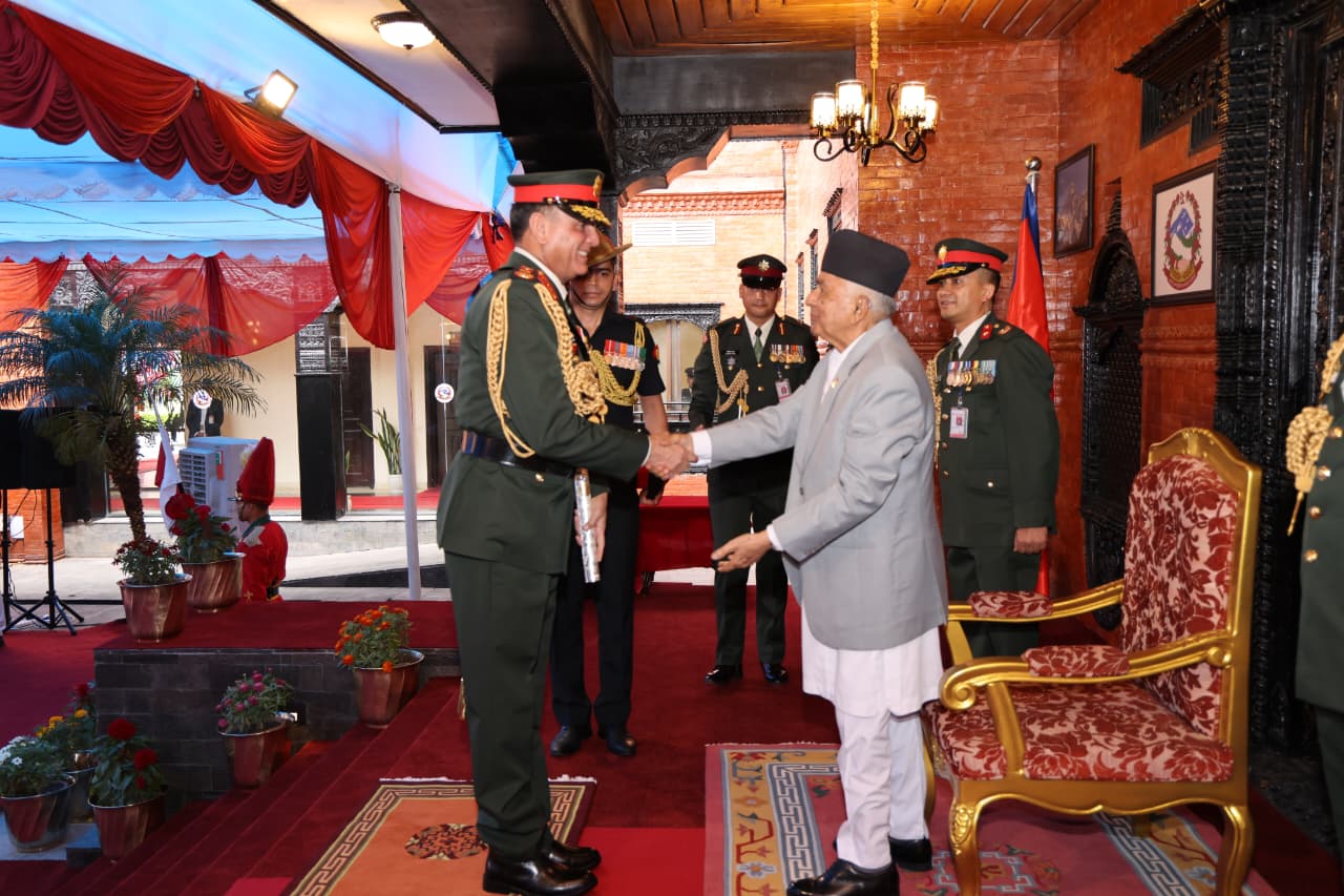 भारतीय सेनाध्यक्ष नेपाली सेनाको मानार्थ महारथी तस्बिरहरू)