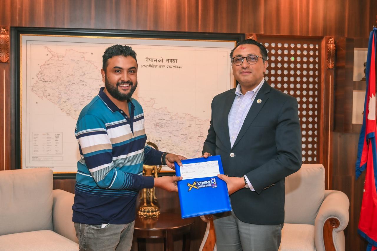 एक्स्ट्रिम इनर्जी ड्रिङ्क्सद्वारा राहत कोष १ करोड सहयोग हस्तान्तरण