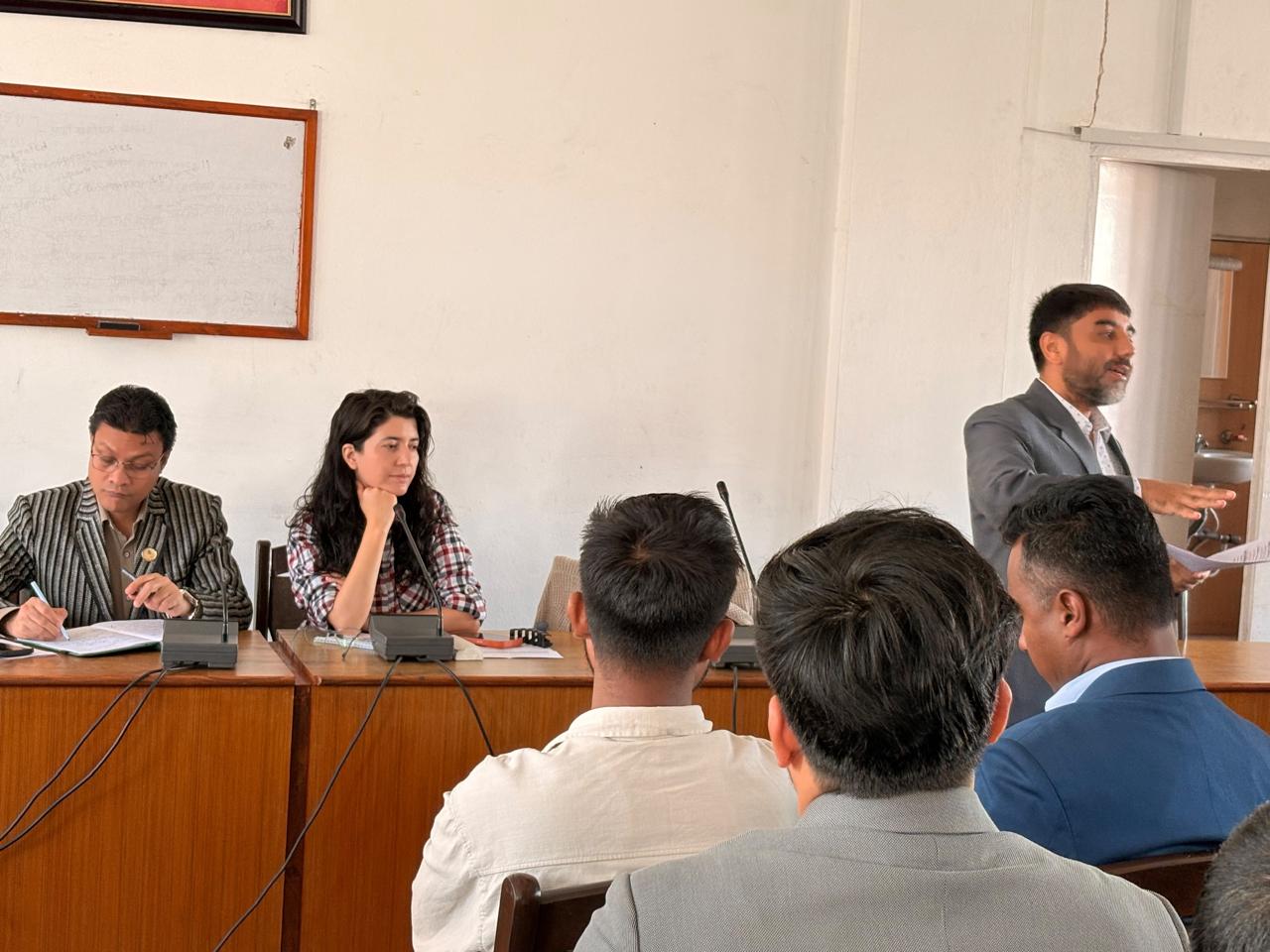 रास्वपा सांसदका स्वकीय सचिवलाई प्रमुख सचेतक र सचेतकहरूको प्रशिक्षण