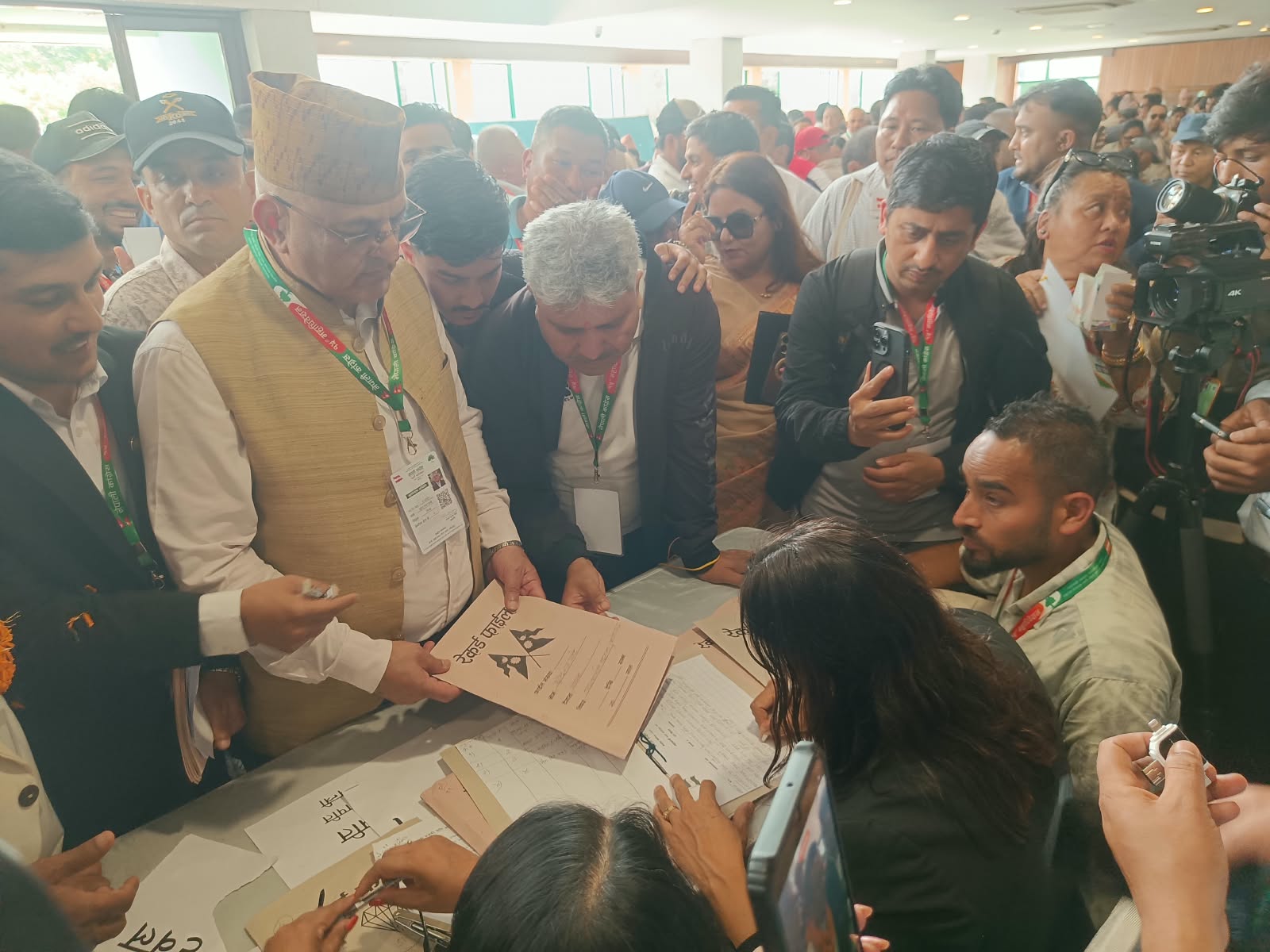 कांग्रेस उपसभापतिमा गण्डकीका मुख्यमन्त्री सुरेन्द्रराज पाण्डेको उम्मेदवारी