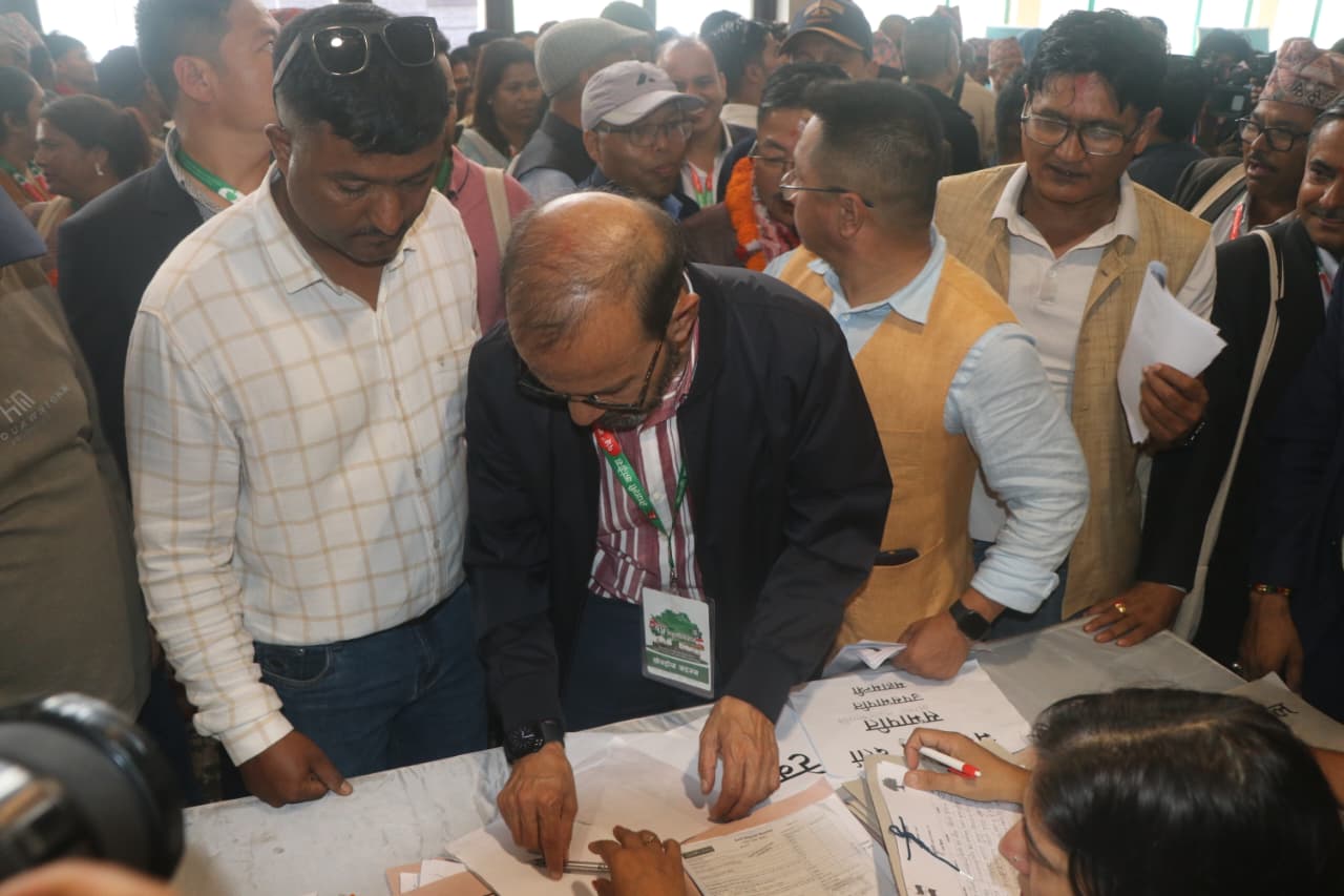 कांग्रेस उपसभापतिमा डा. मिनेन्द्र रिजालले दिए उम्मेदवारी