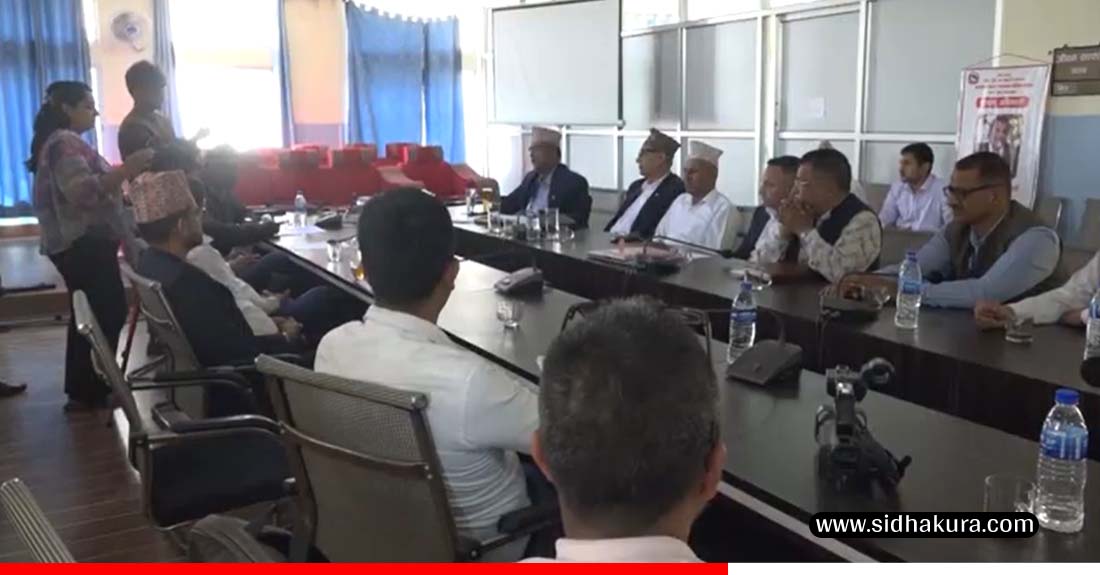 अम्बे कोशी बचत तथा ऋण सहकारी संस्थाले २ सय ८७ जनाको बचत फिर्ता गर्दै