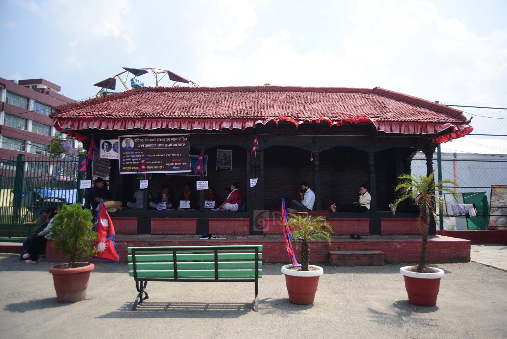 रवीन्द्र मिश्रको रिहाइ माग गर्दै १२ दिनदेखि रिले अनशन (तस्विरहरु)