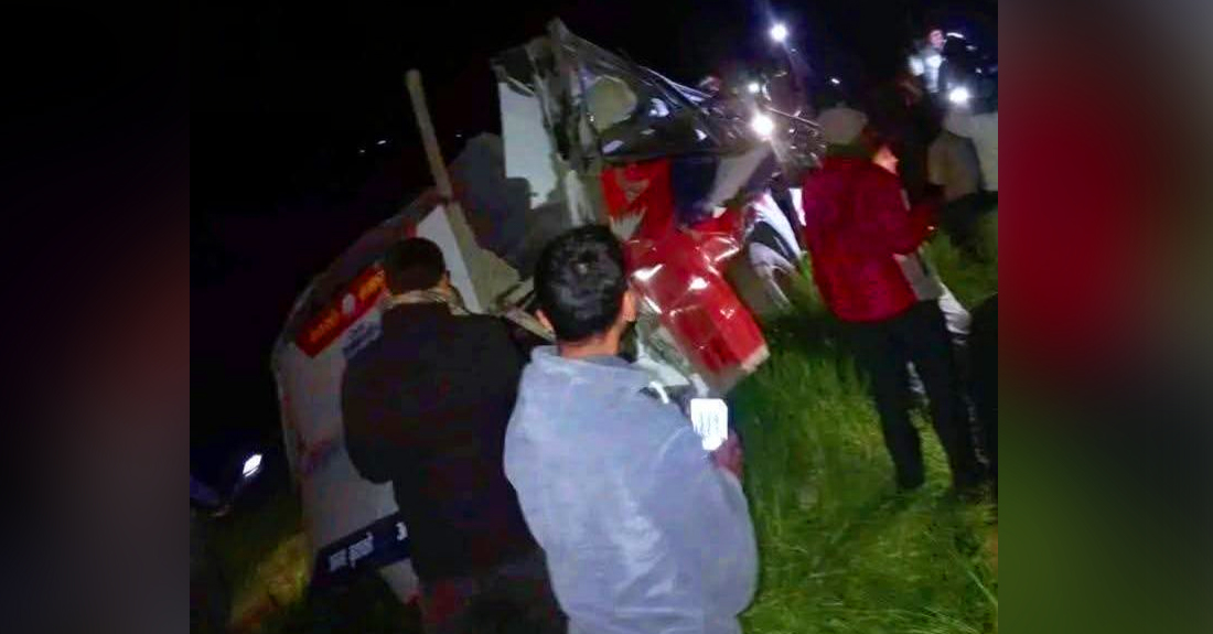 बैतडीमा जन्ती बोकेको बस दुर्घटना हुँदा ८ जनाको मृत्यु, ४५ जना घाइते