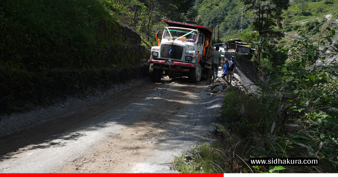 barhabise-tatopati-road_sidhakura-2-1758608599.jpg